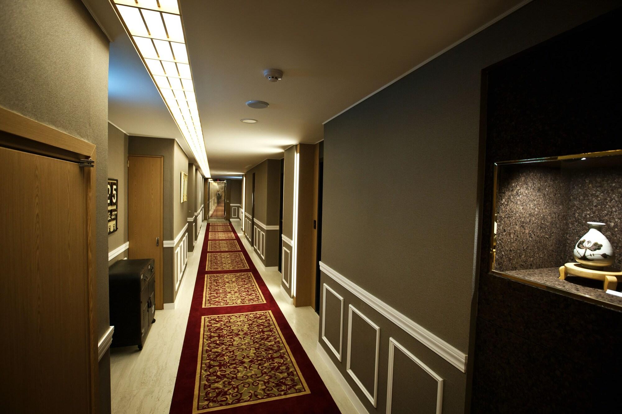 Hotel Ariana by null