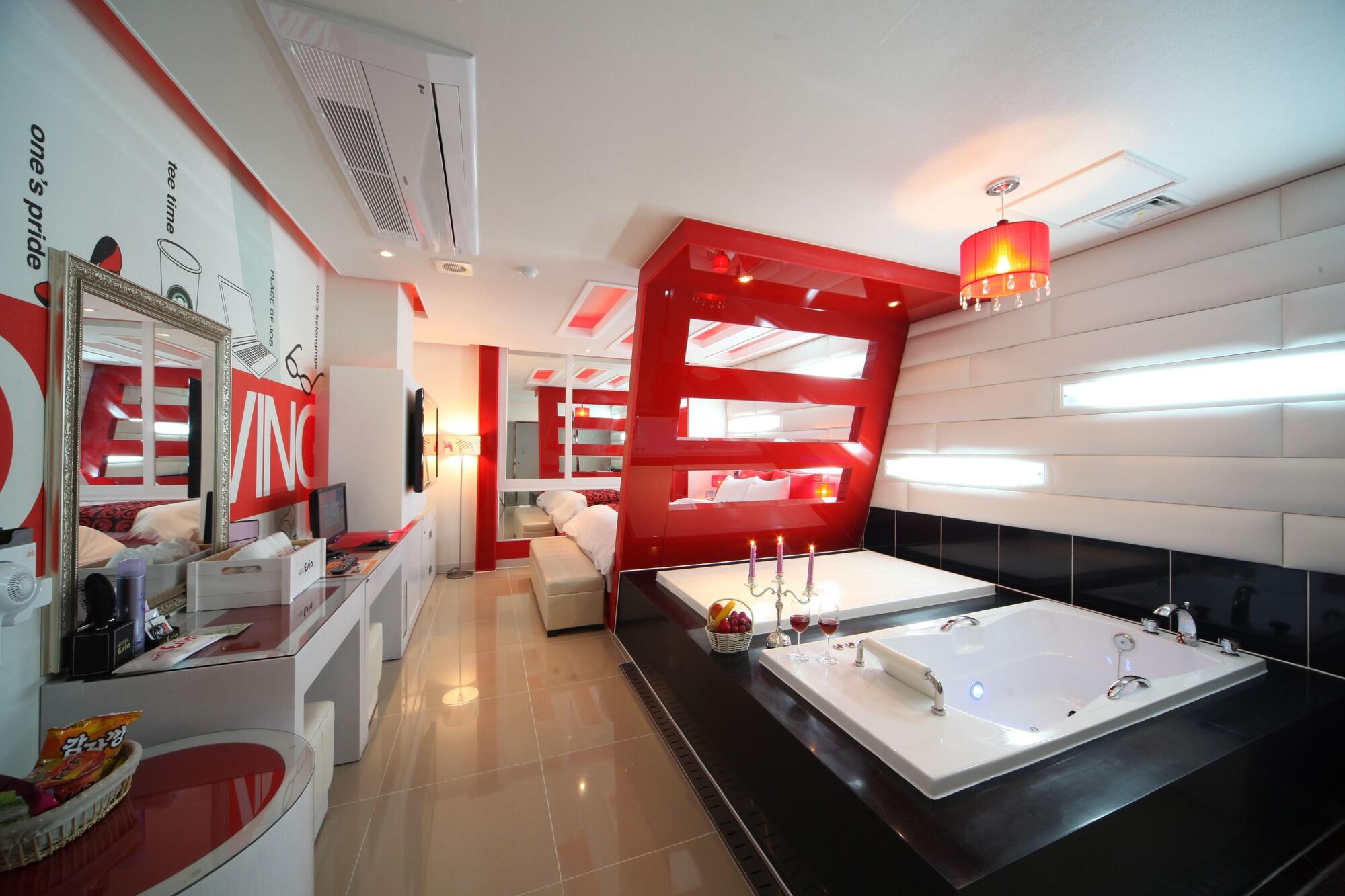 Esia Hotel