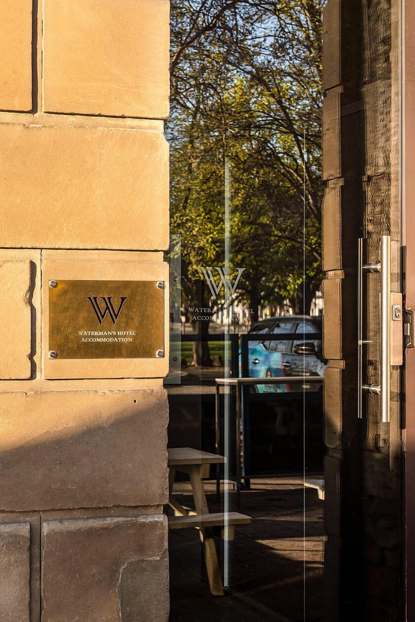 Waterman's Hotel by null