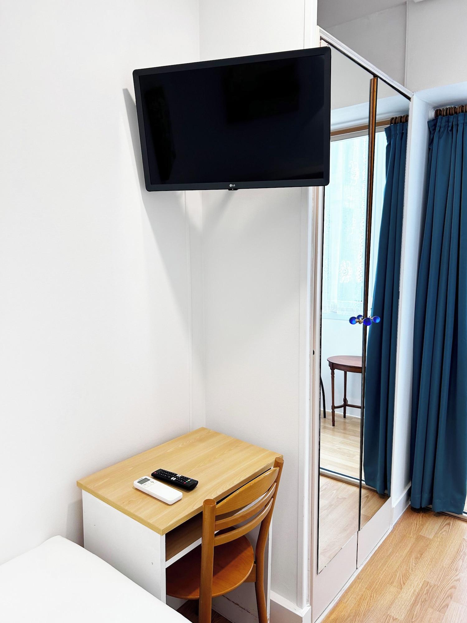 Pensión Régil by null