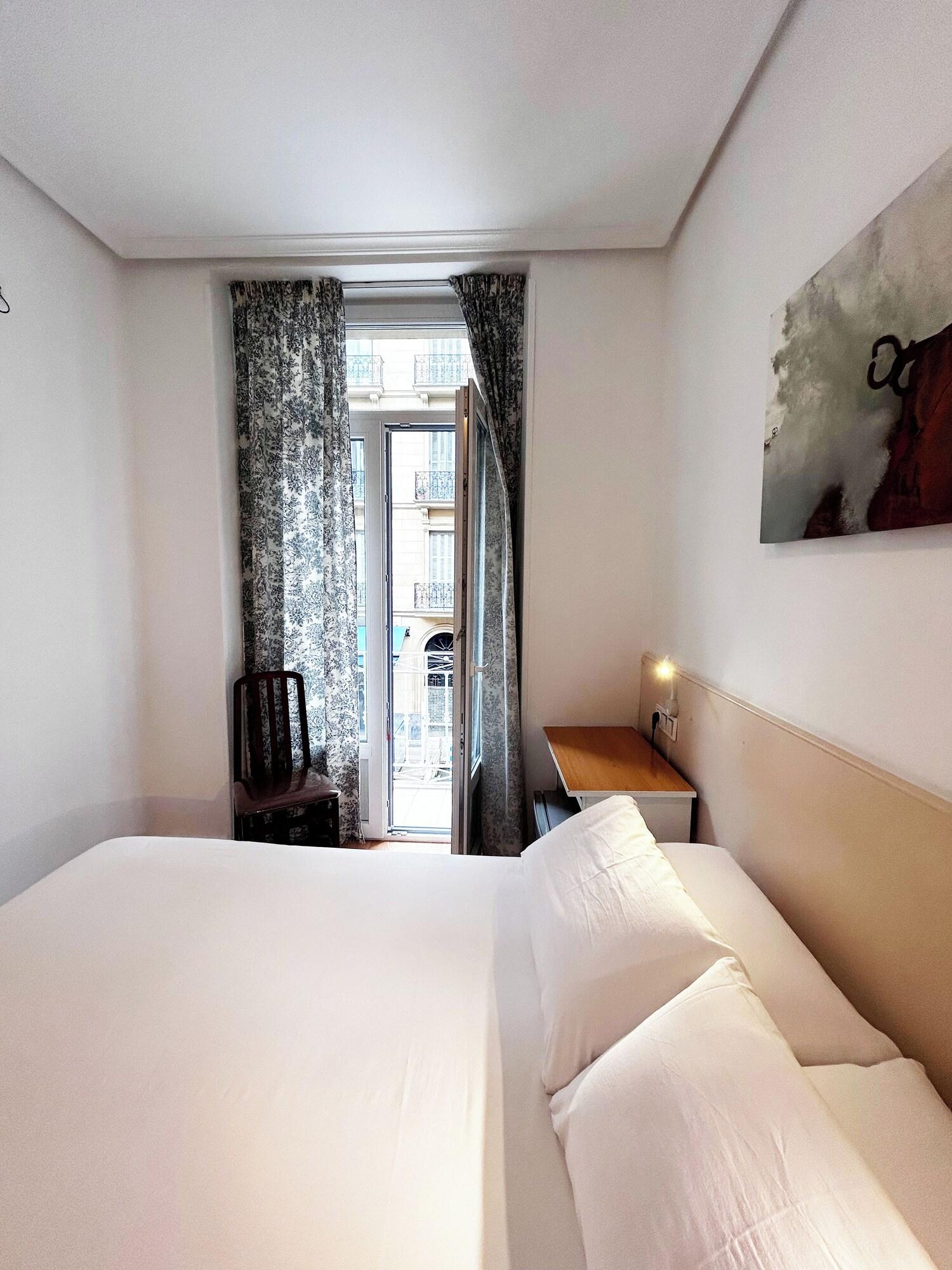 Pensión Régil by null