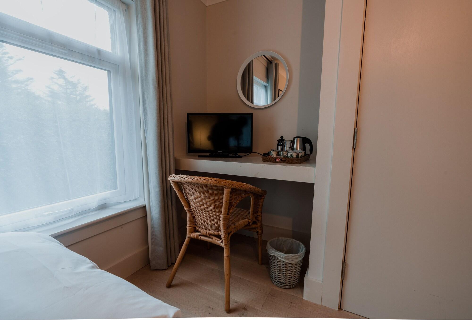 Hame on Skye by null