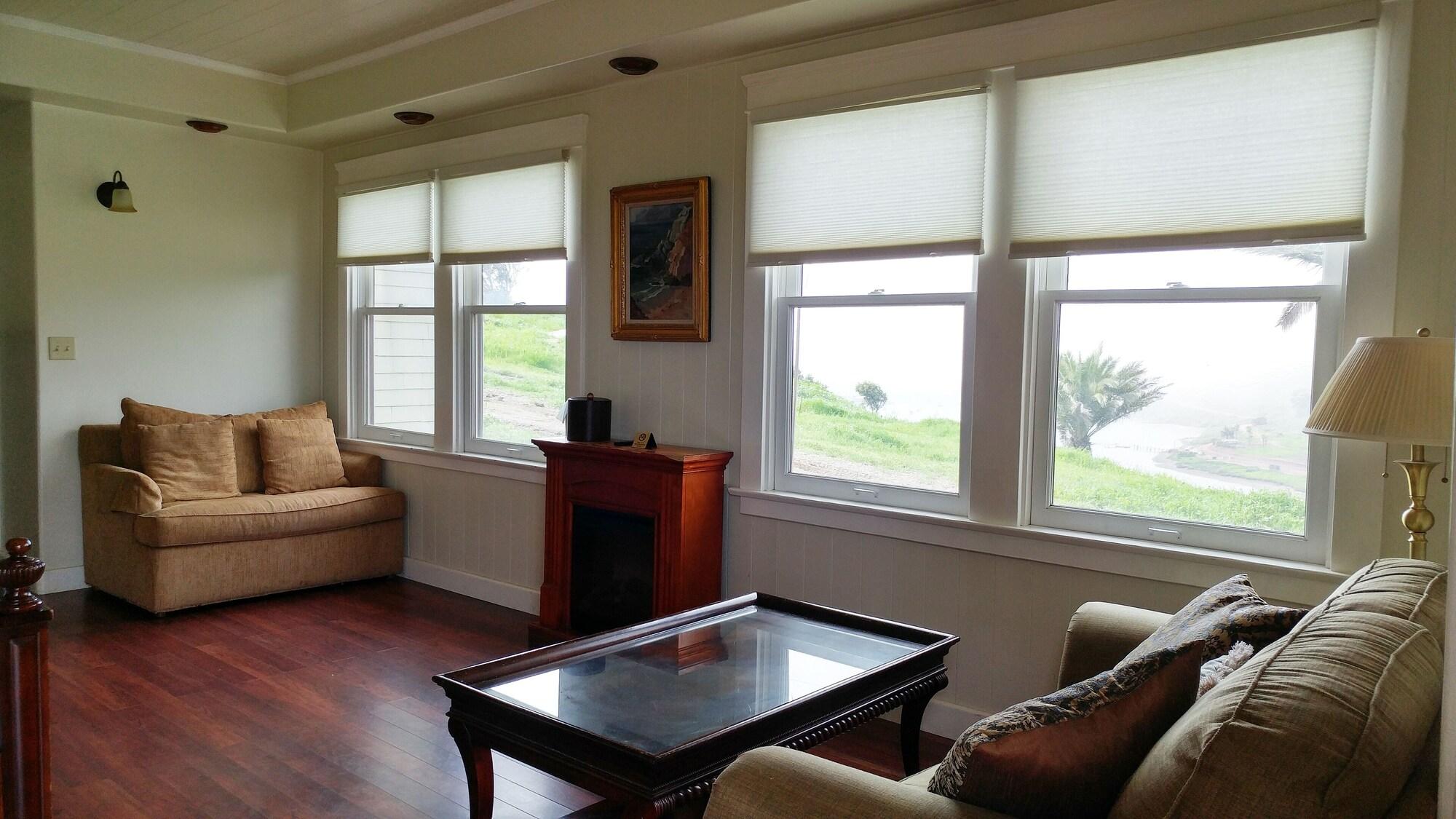 Banning House Lodge by null