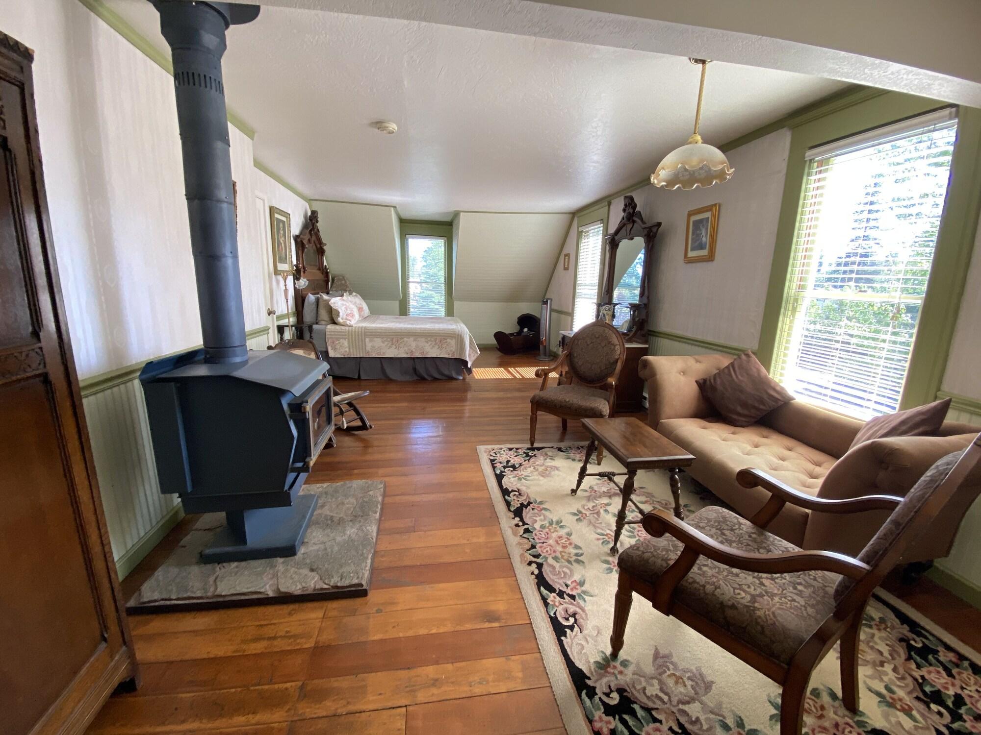 The Bidwell House