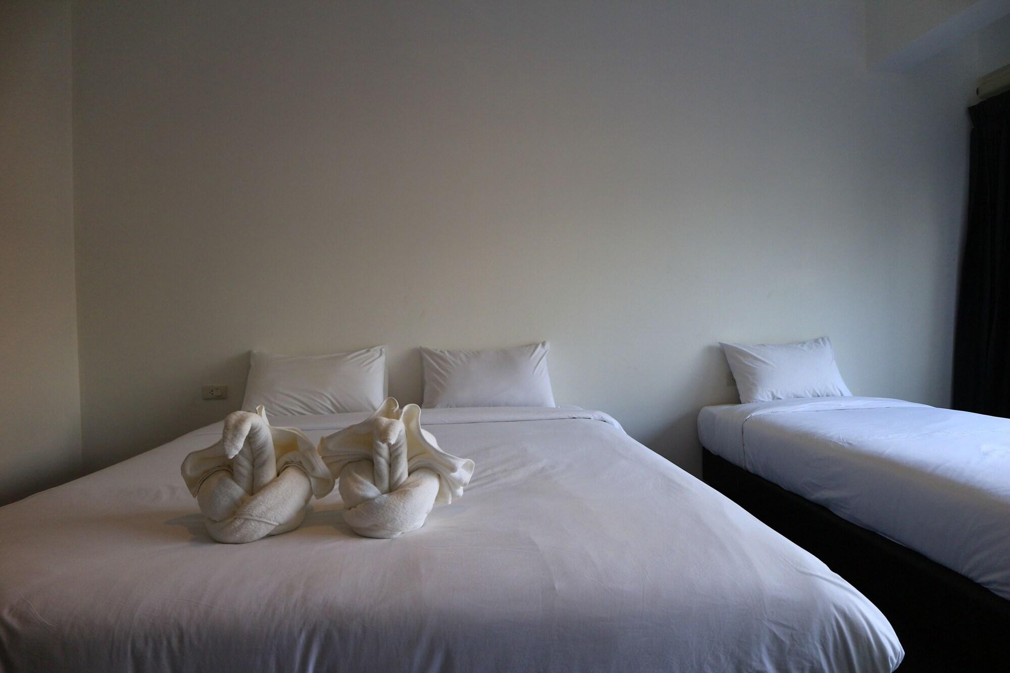 Azz Hotel
