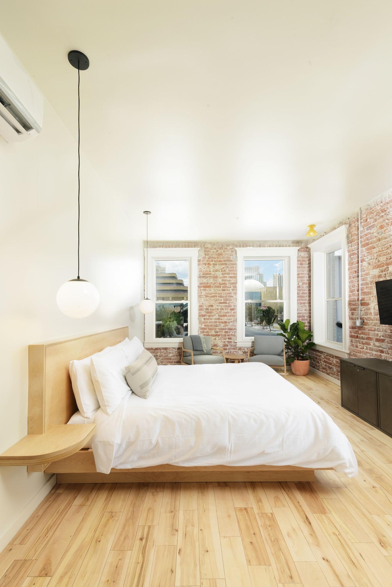 The Jesse Hotel & Bar
