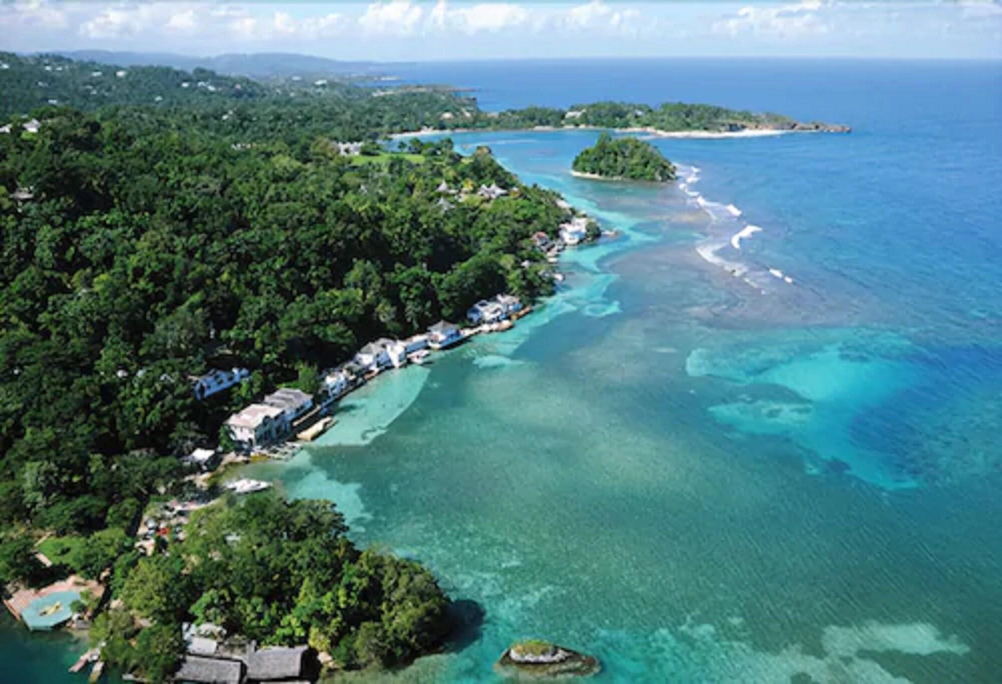 Moon San Villa at the Blue Lagoon by null