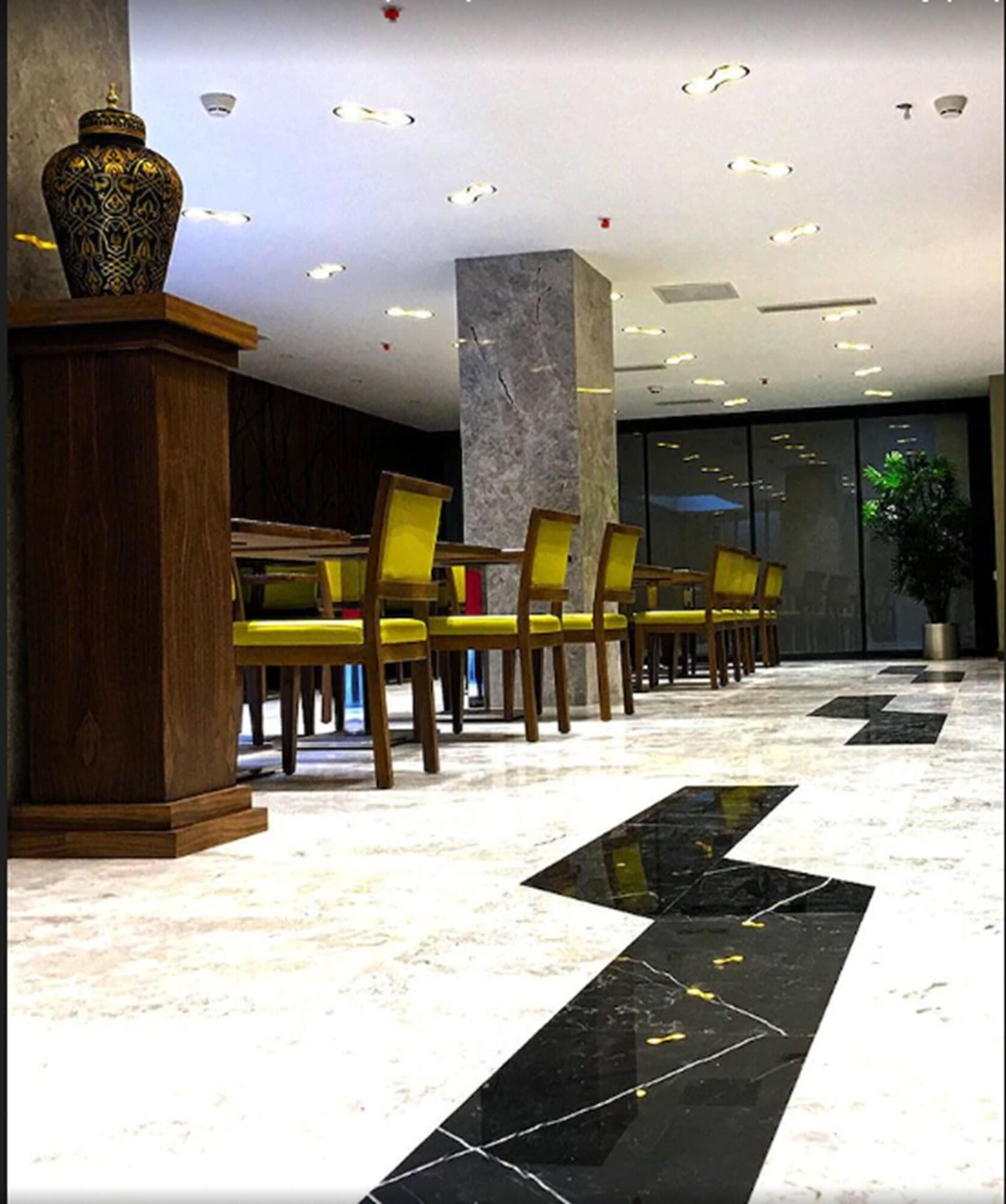 2017 Hotel