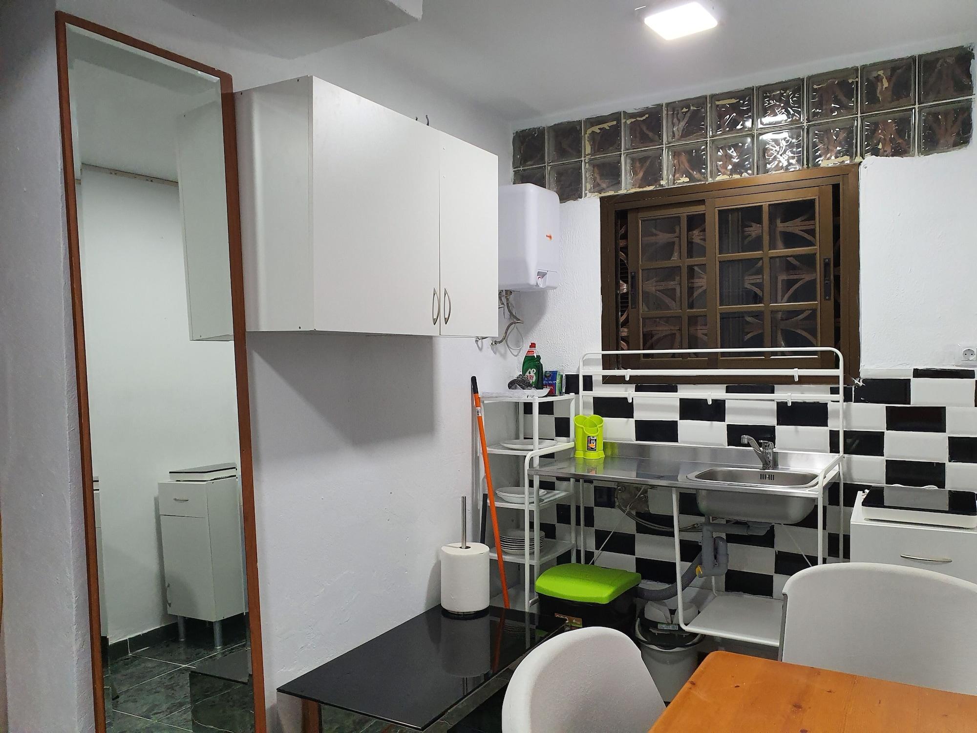Low Cost Room Plaza De Hierro Iv