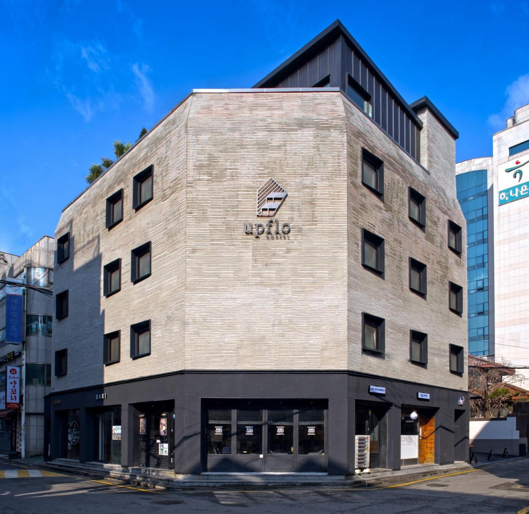 Upflo Hostel