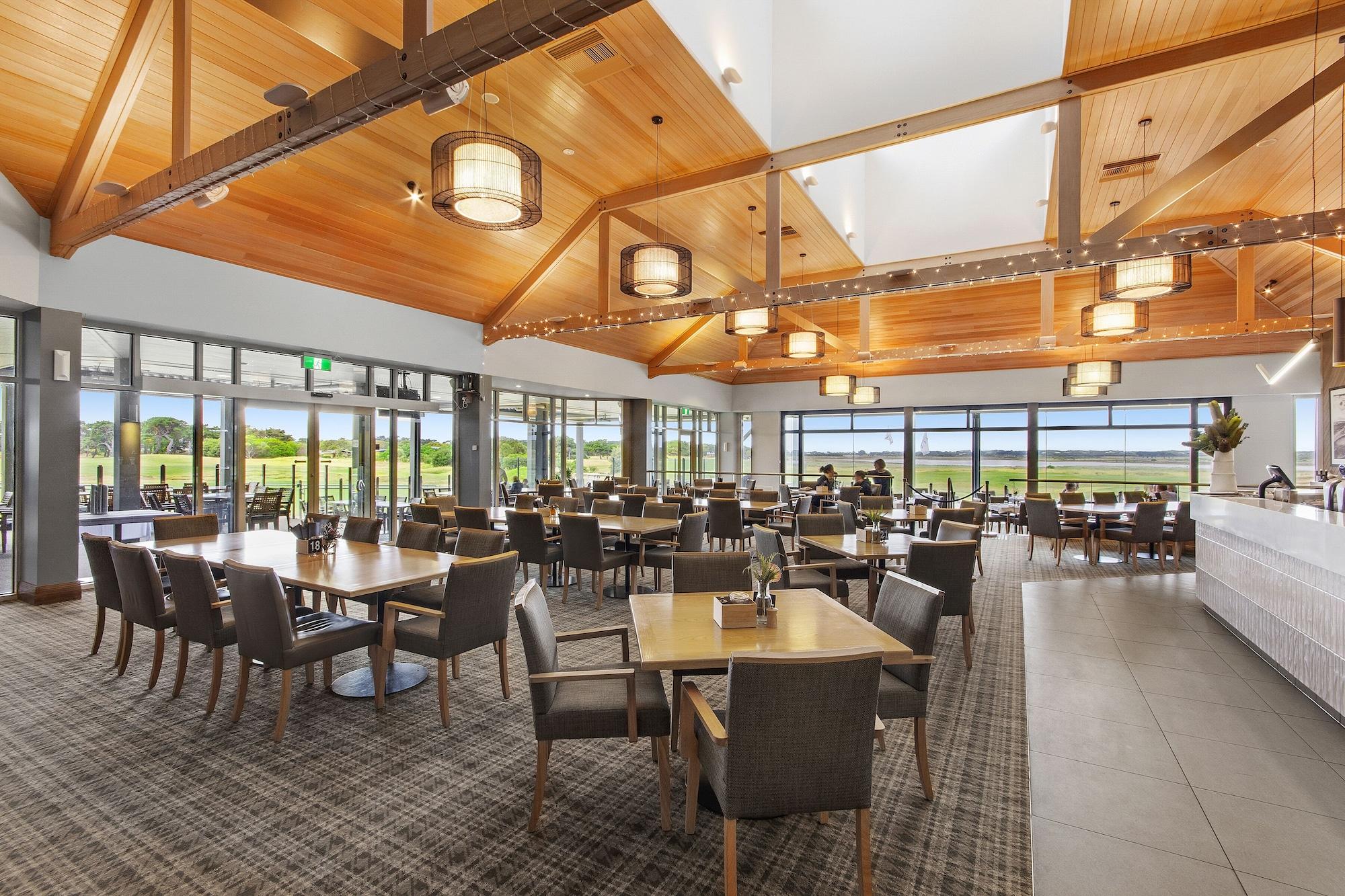 13Th Beach Golf Lodges