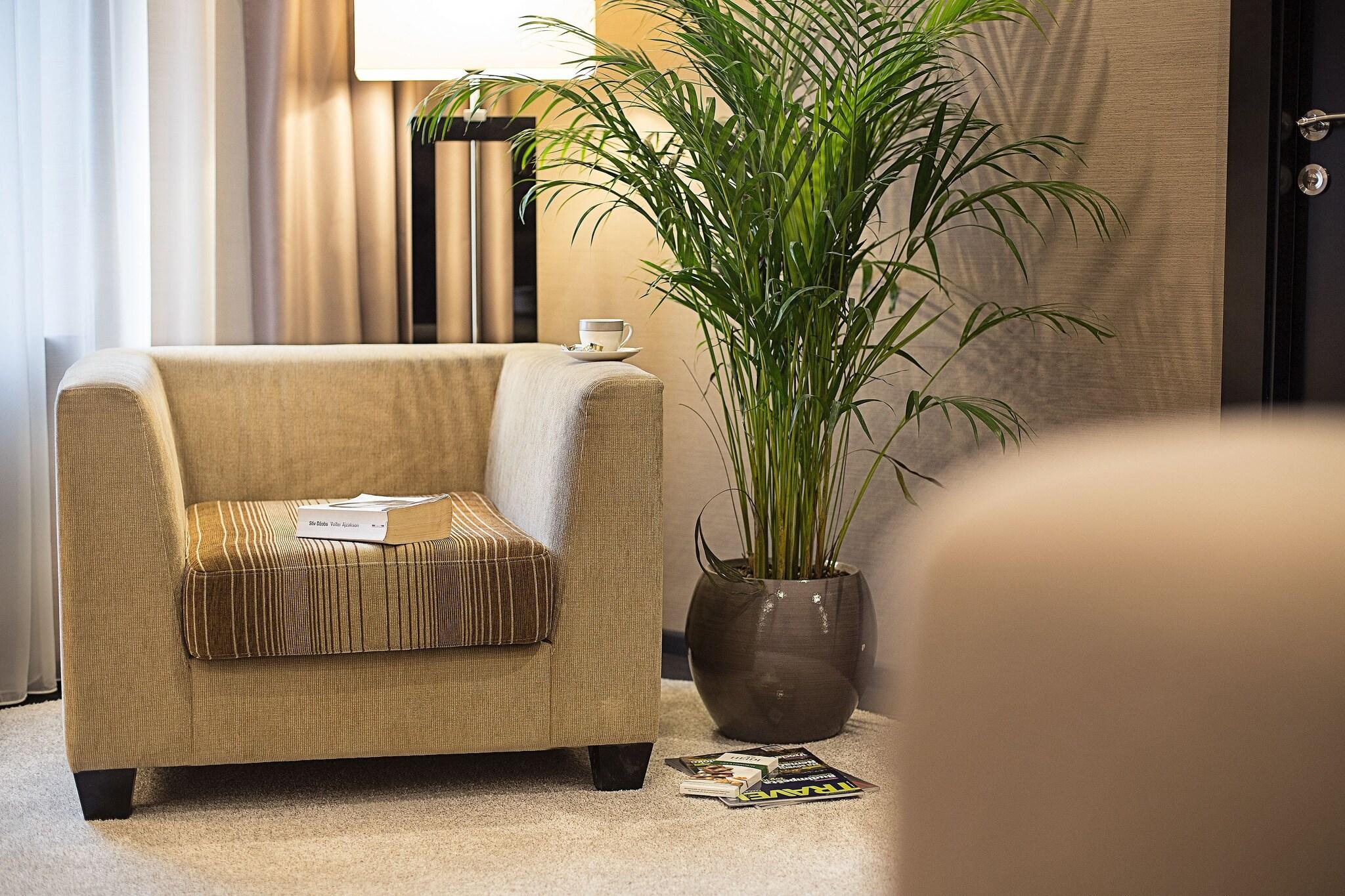 Dominic & Smart Luxury Suites Republic Square