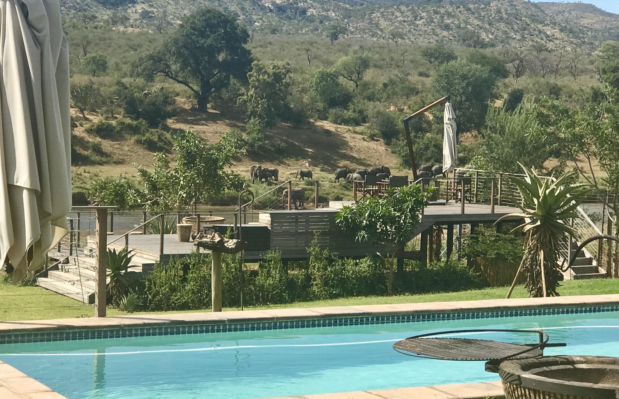 Kambaku River Lodge
