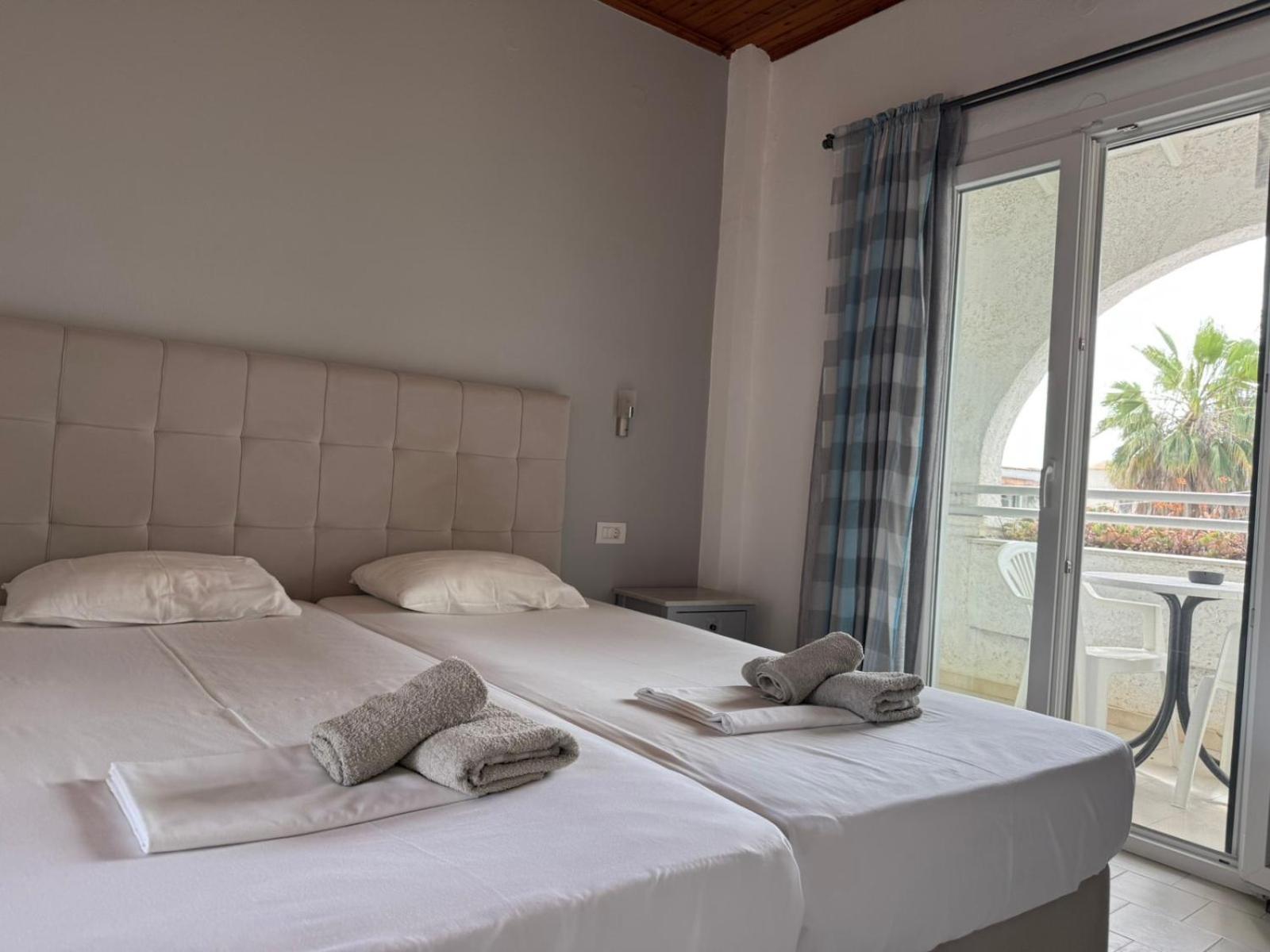 Ammos Apartments