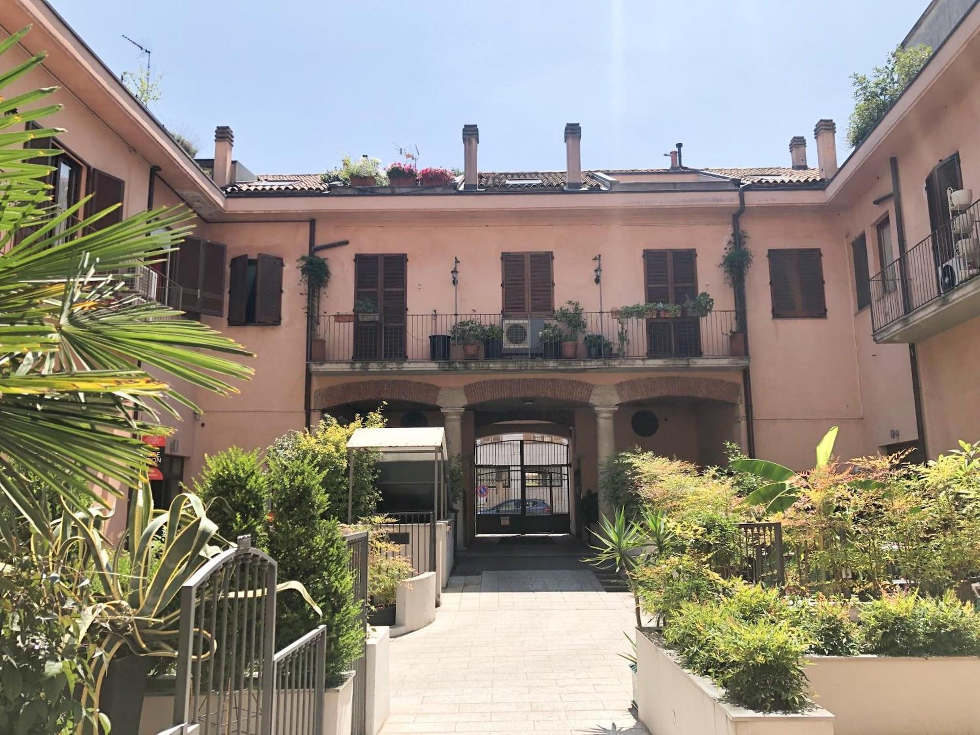 Easy Apartment Navigli - photo