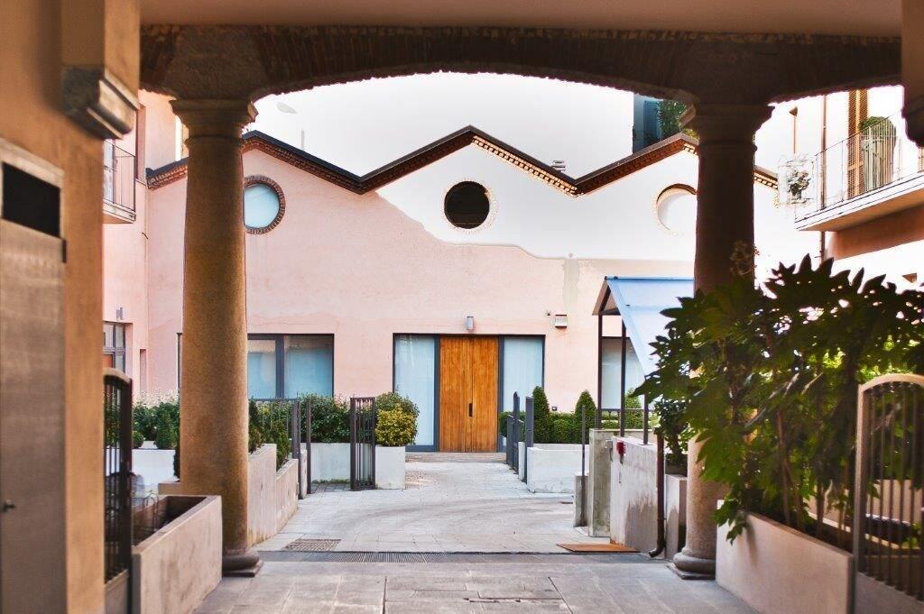 Easy Apartment Navigli - photo