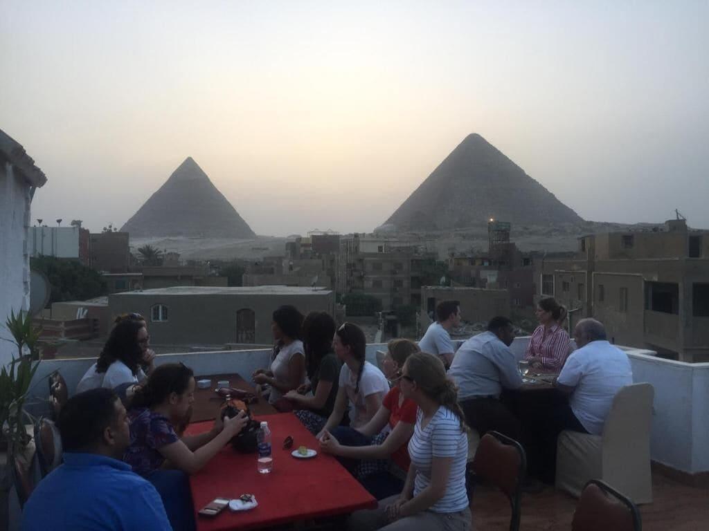 The Pyramids Inn Cheops