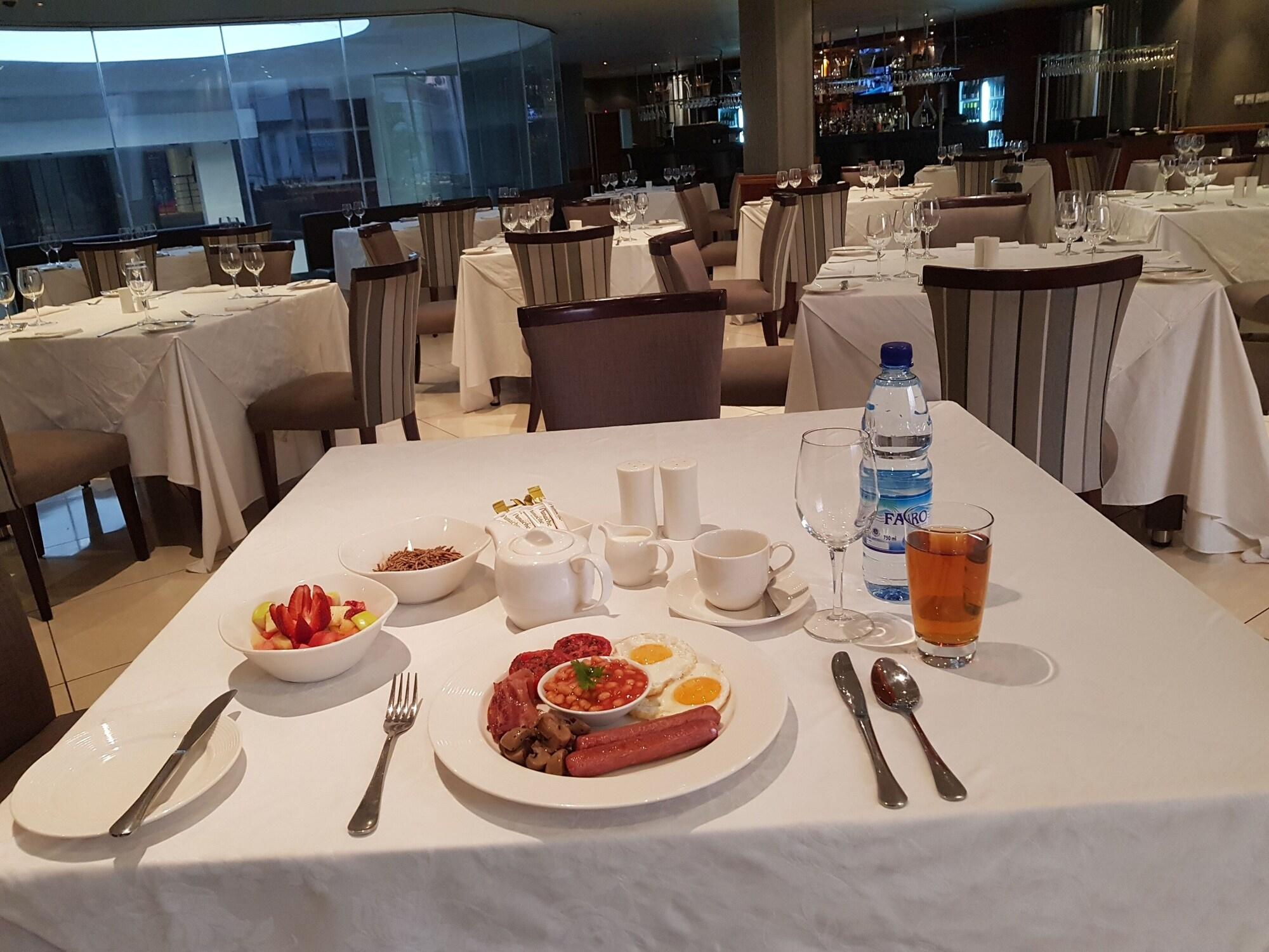 L'Eola Suites