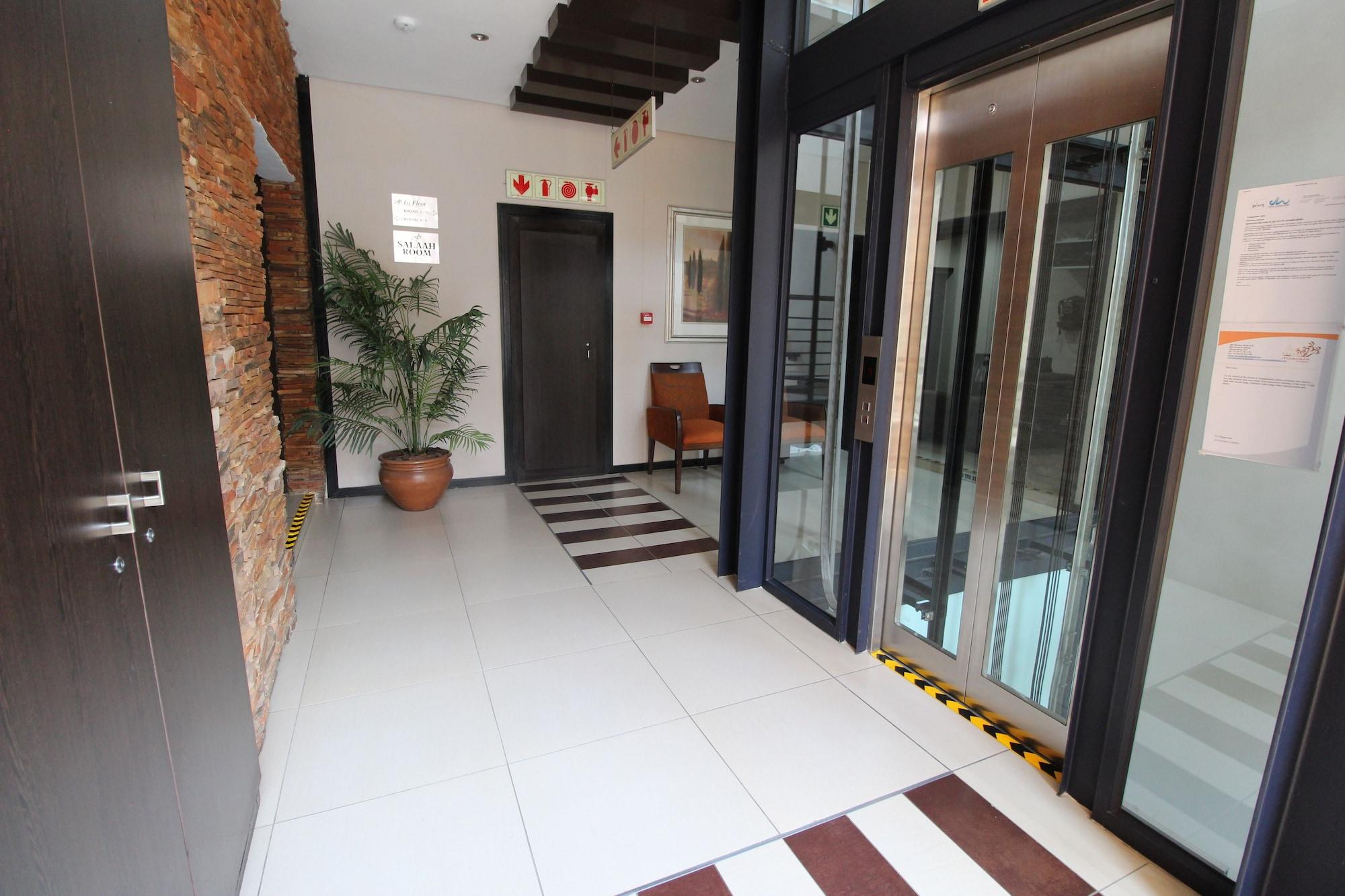 Alcazaba Lodges