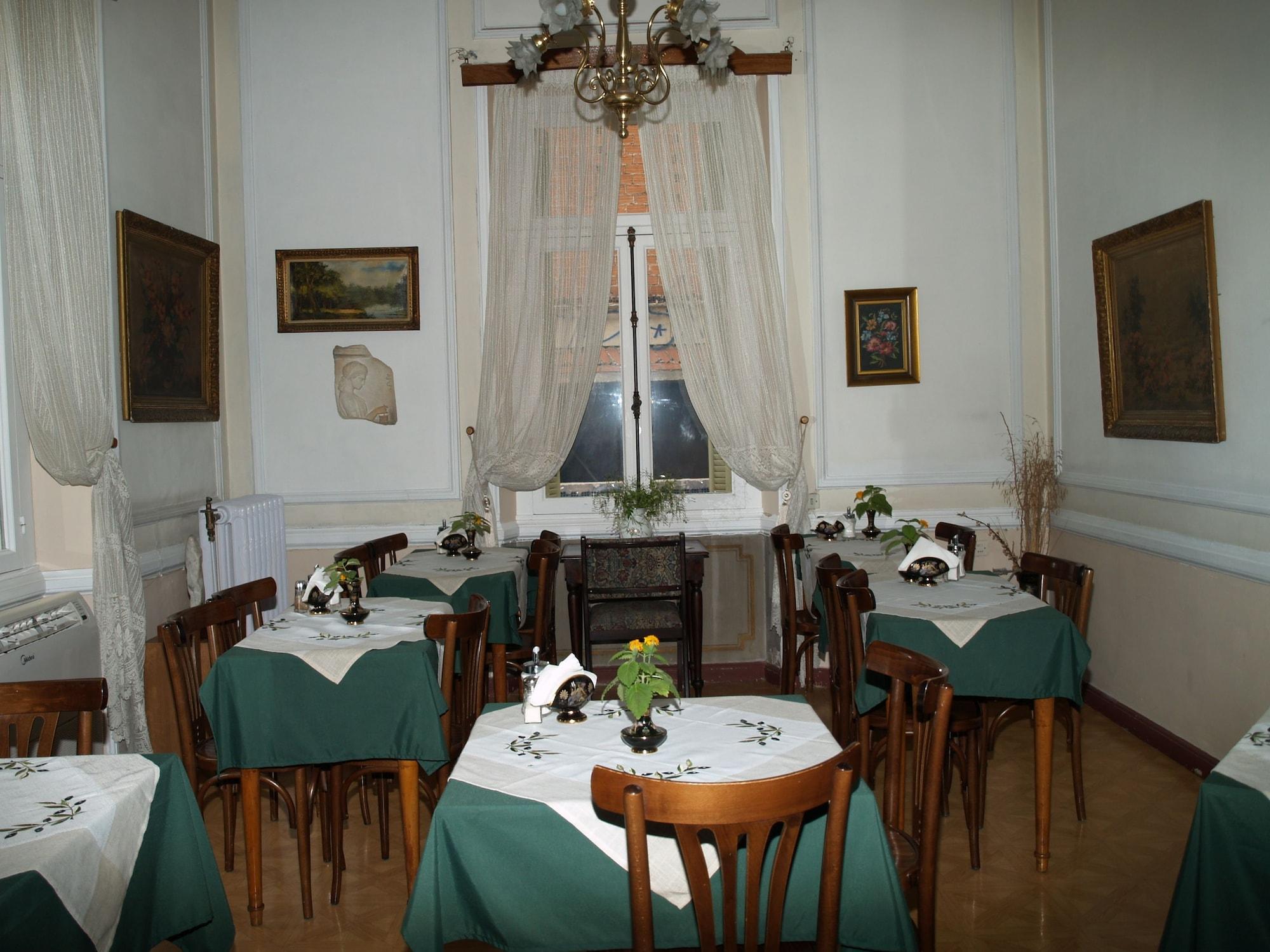 Acropolis House by null