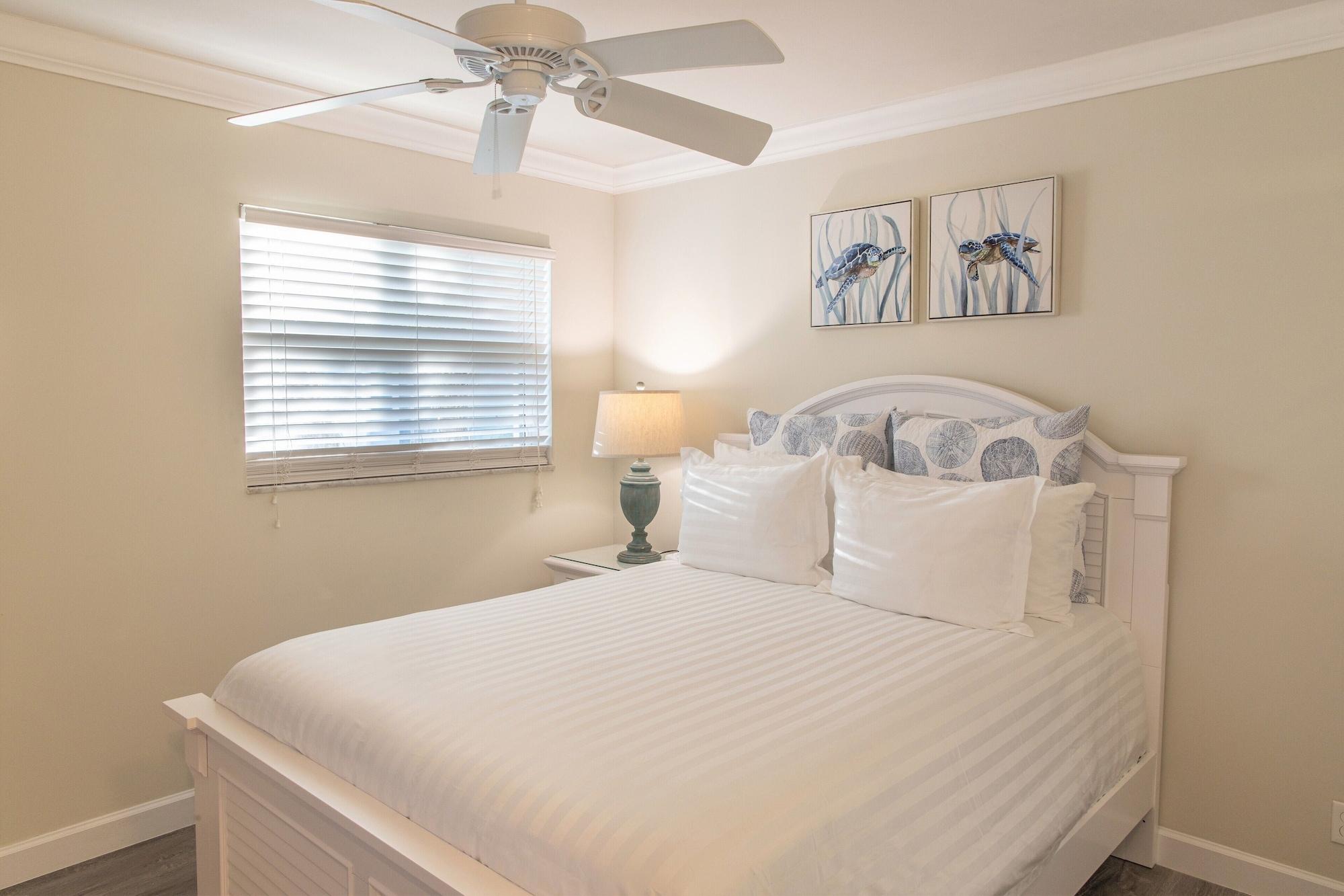 Dolphin Cove by null