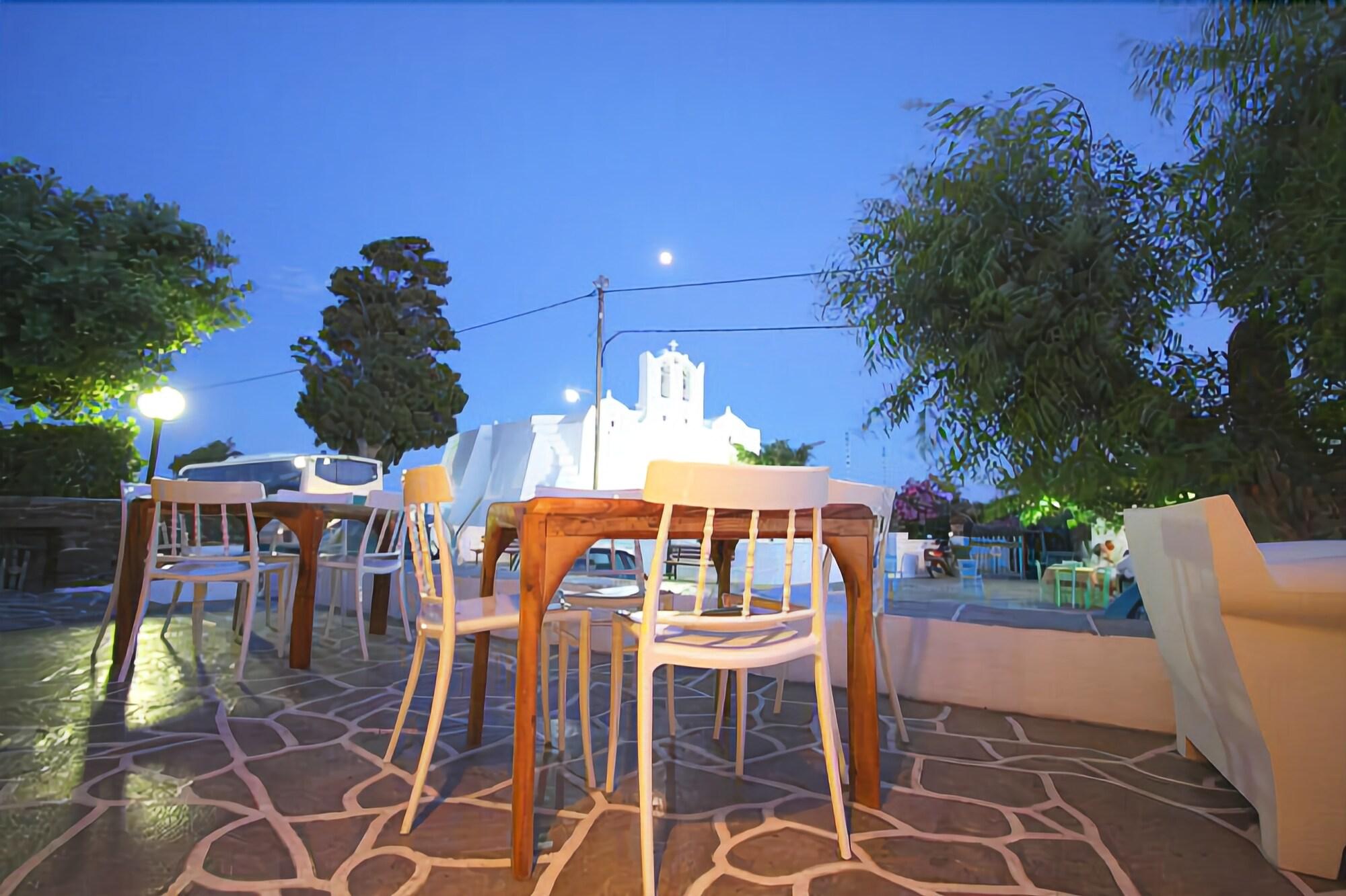 Smaragdi Hotel by null