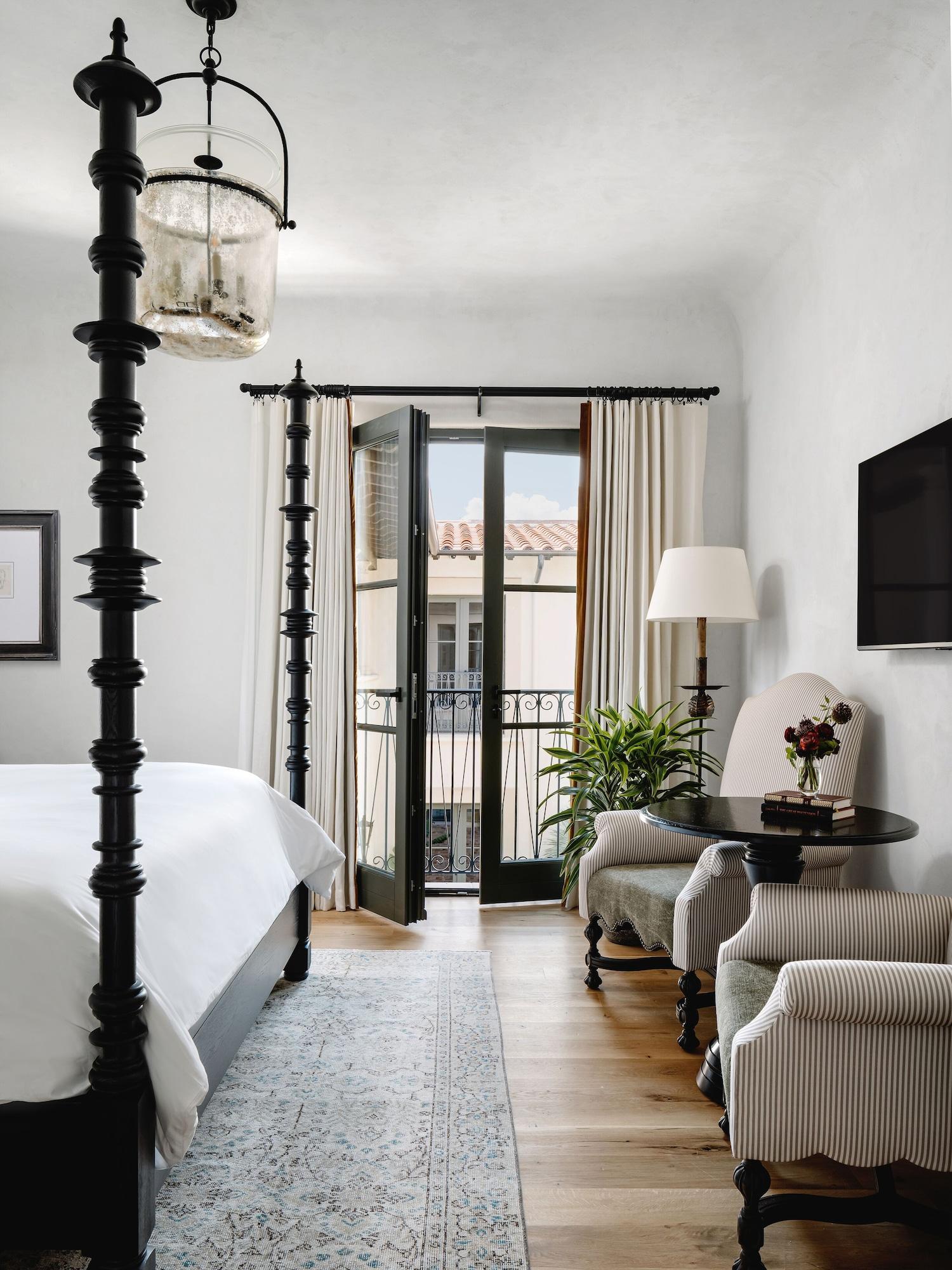 Commodore Perry Estate, Auberge Collection by null