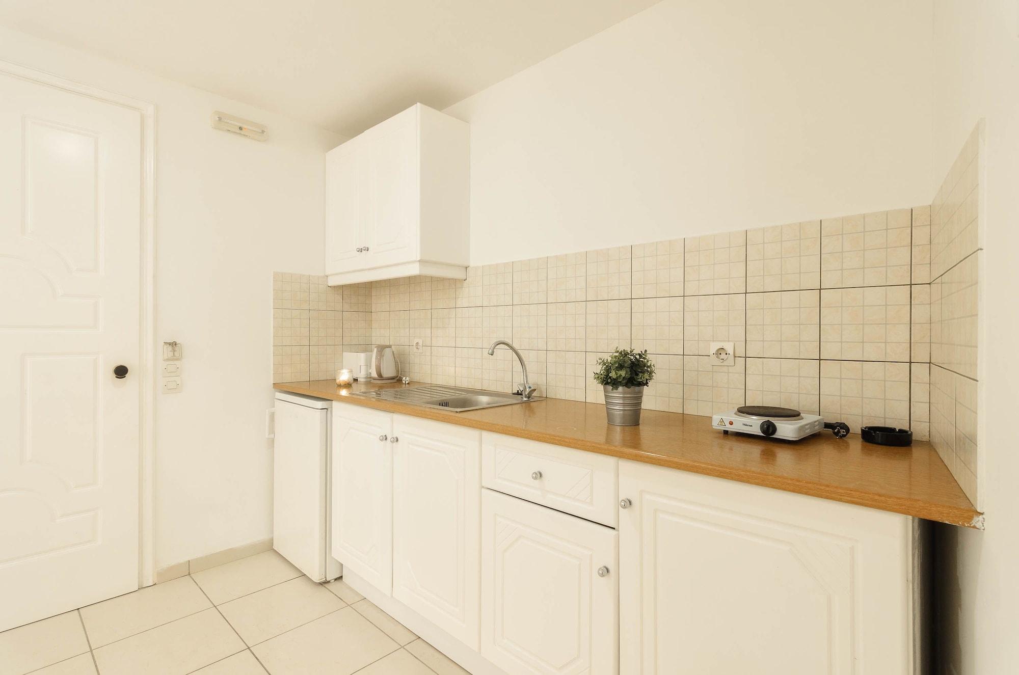 Room 4, Alykes View Apartments, Ionian Islands
