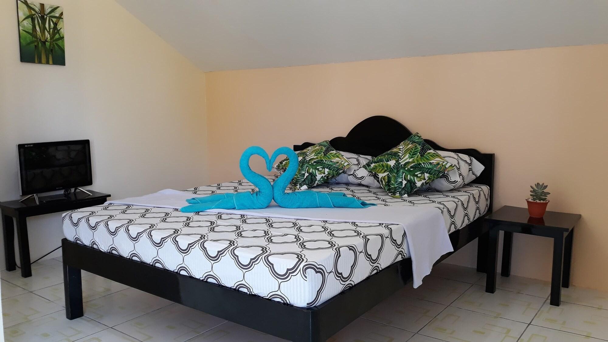 Hotel Sisters Inn  Moalboal