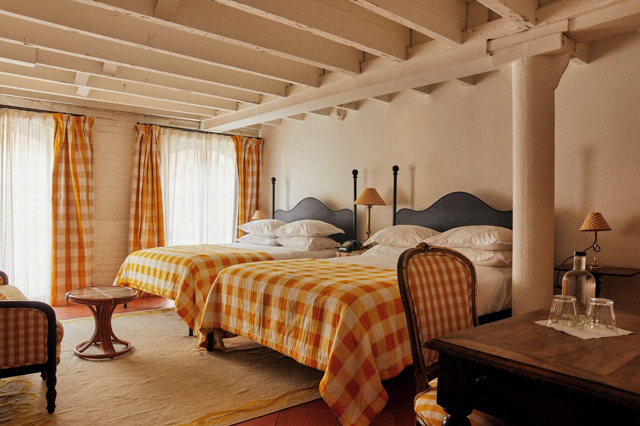 Hotel Peter and Paul by null