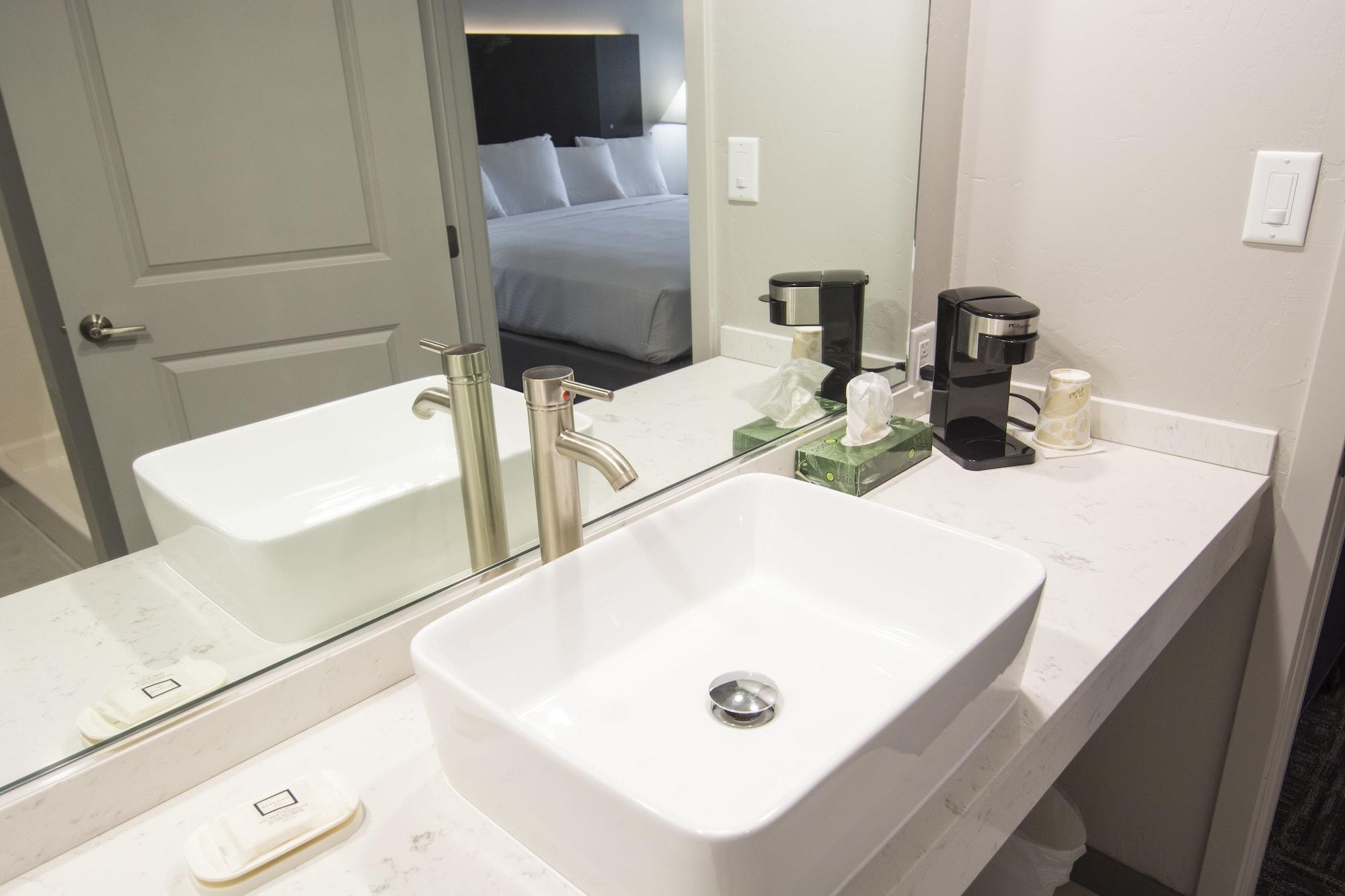 Americana Modern Hotel by null