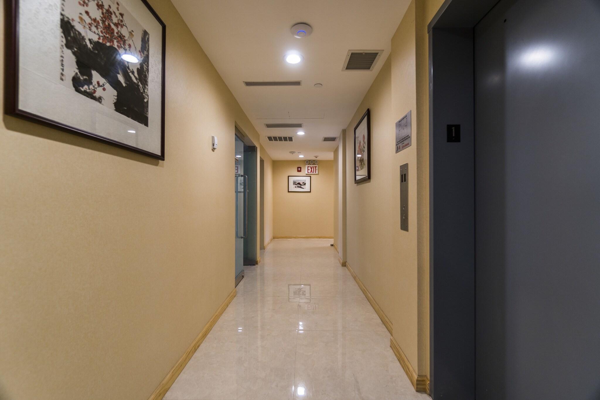 John Hotel