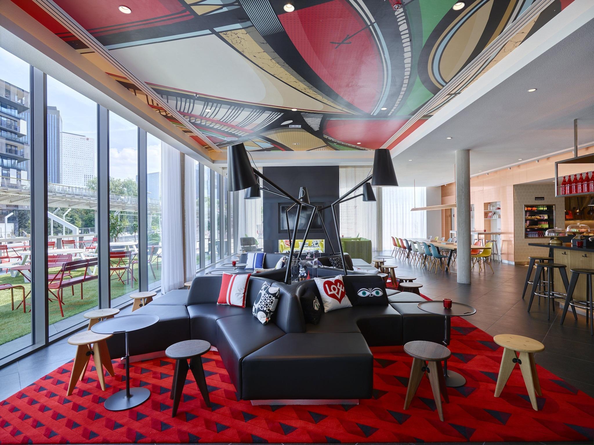 citizenM Paris La Defense by null