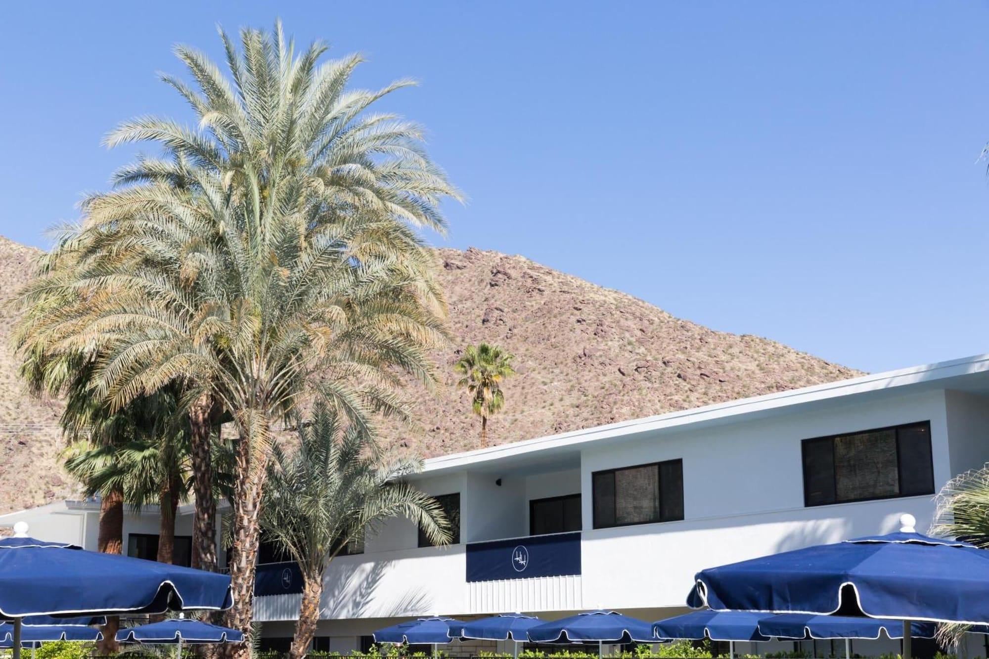 Holiday House Palm Springs by null