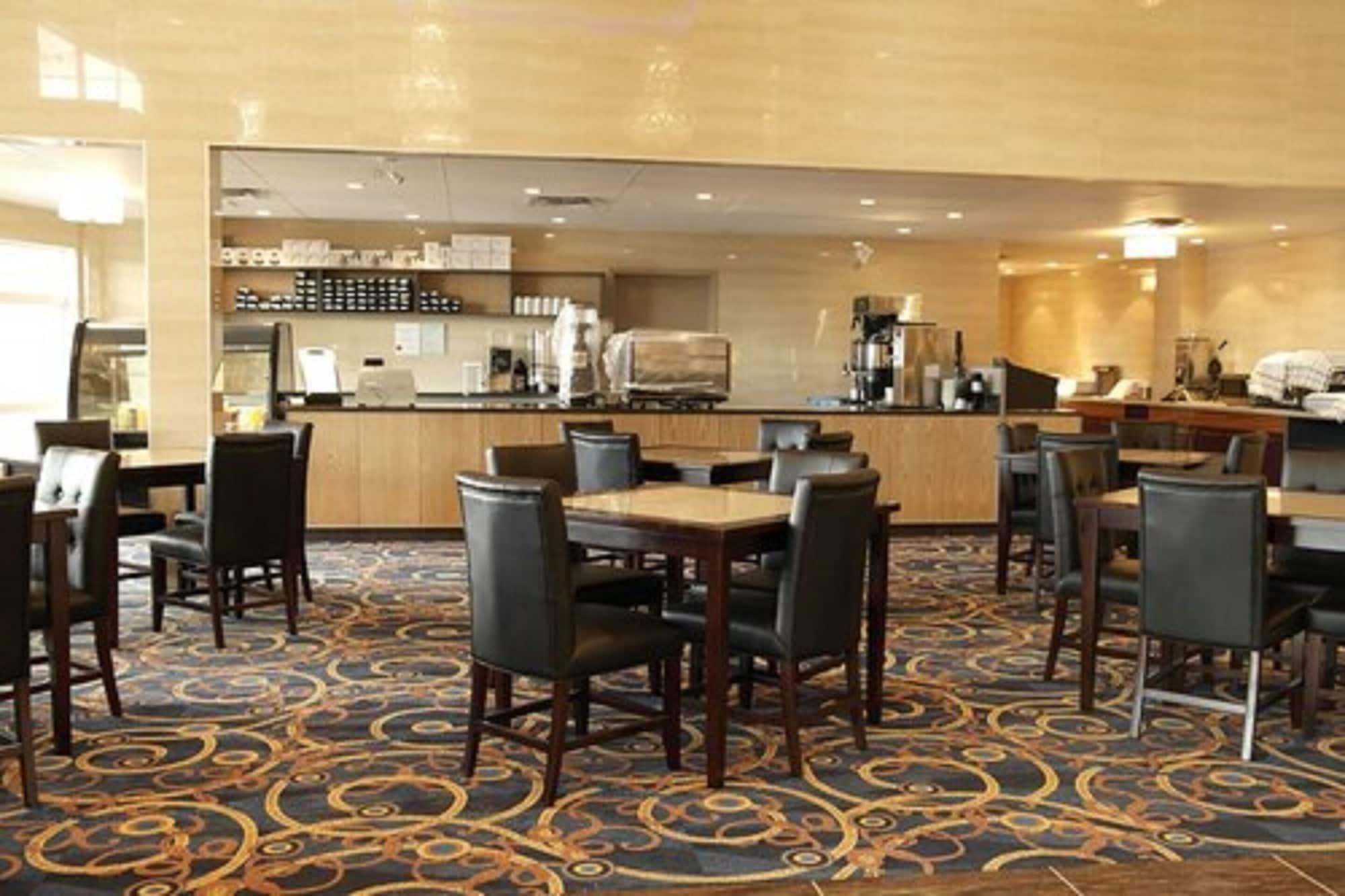 Days Inn & Suites By Wyndham Fort Saskatchewan