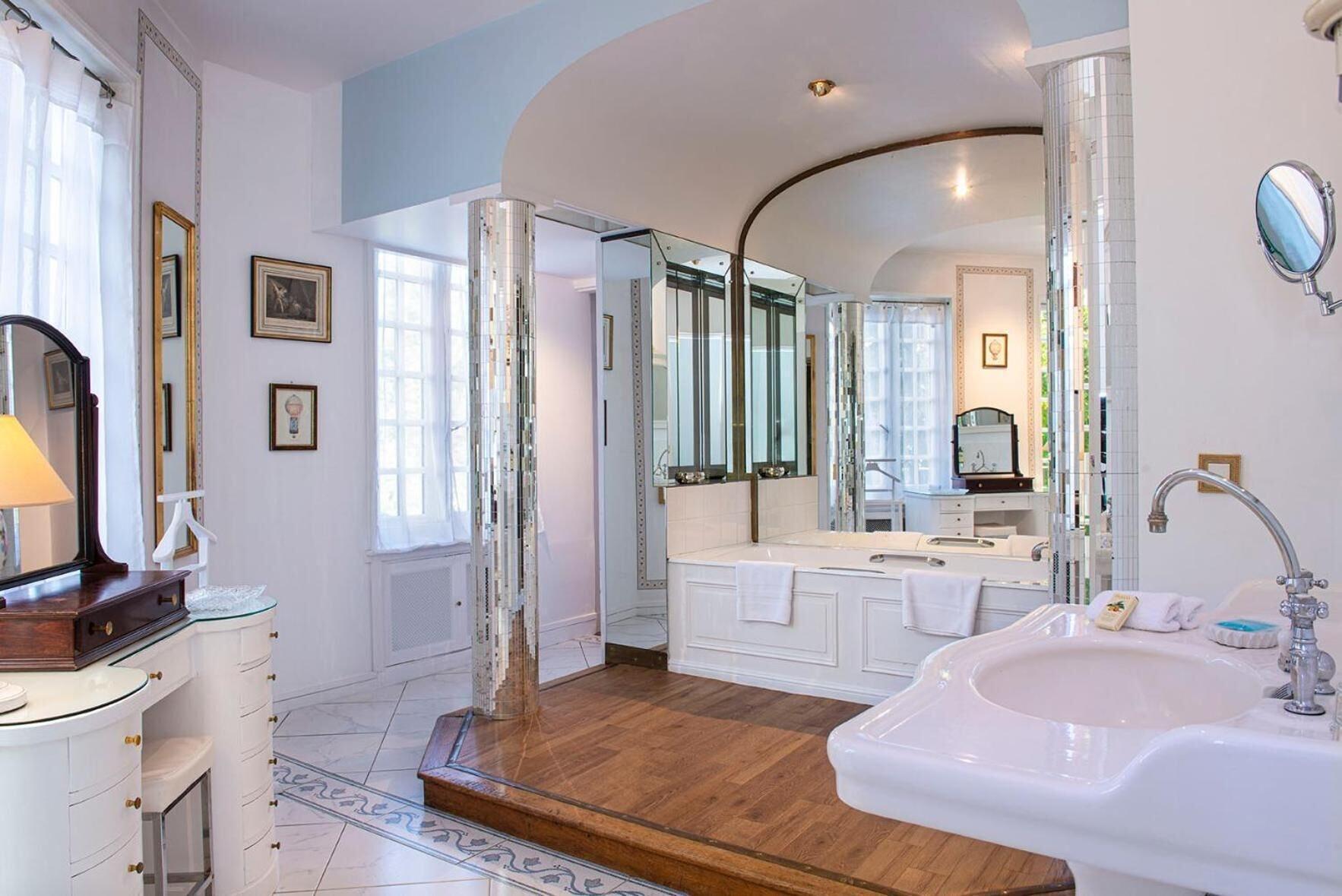 Château de Montreuil - Hôtel & Restaurant by null