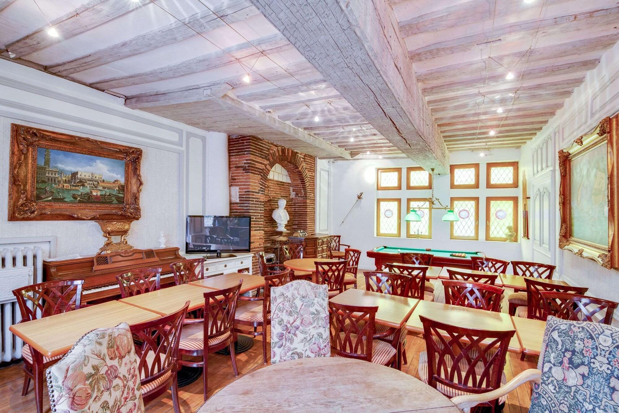 Brit Hotel Les Comtes de Champagne by null