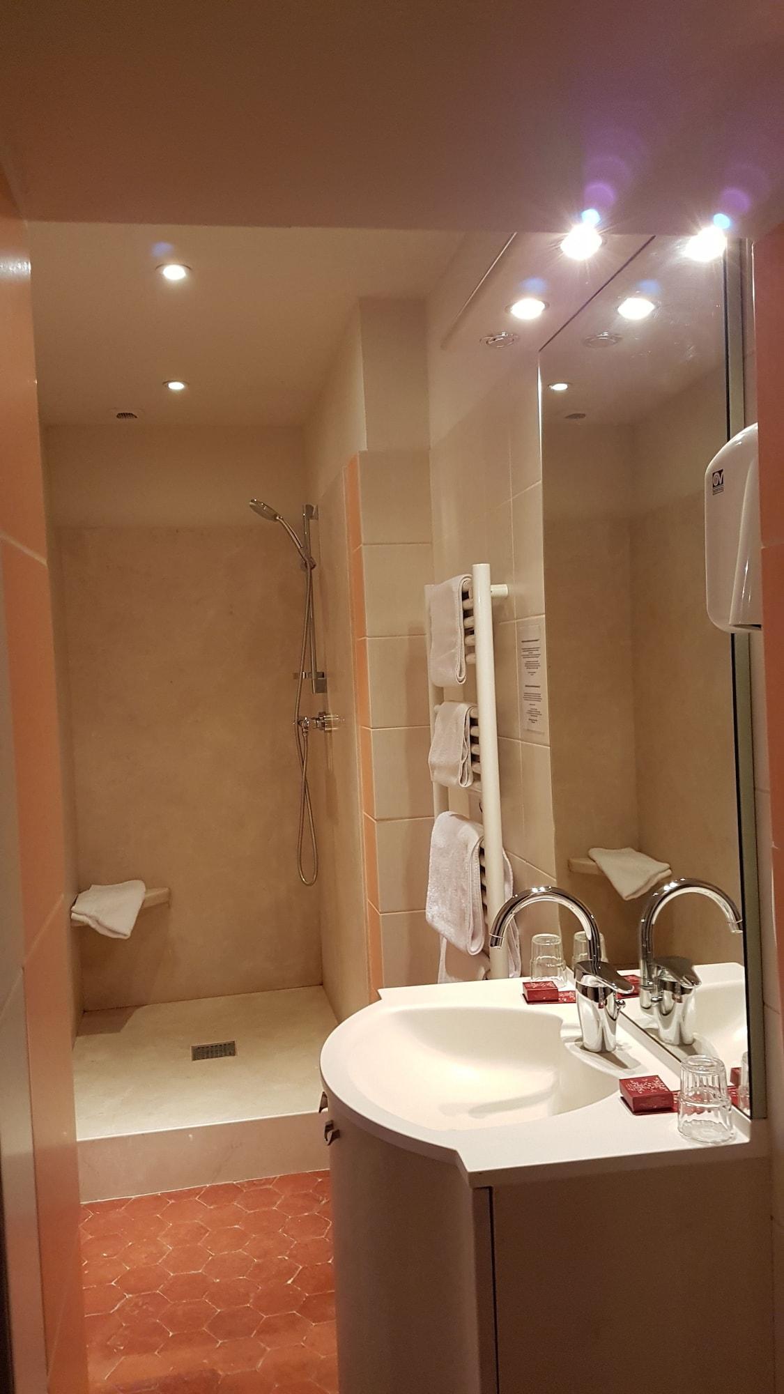 Hôtel Cardinal by null