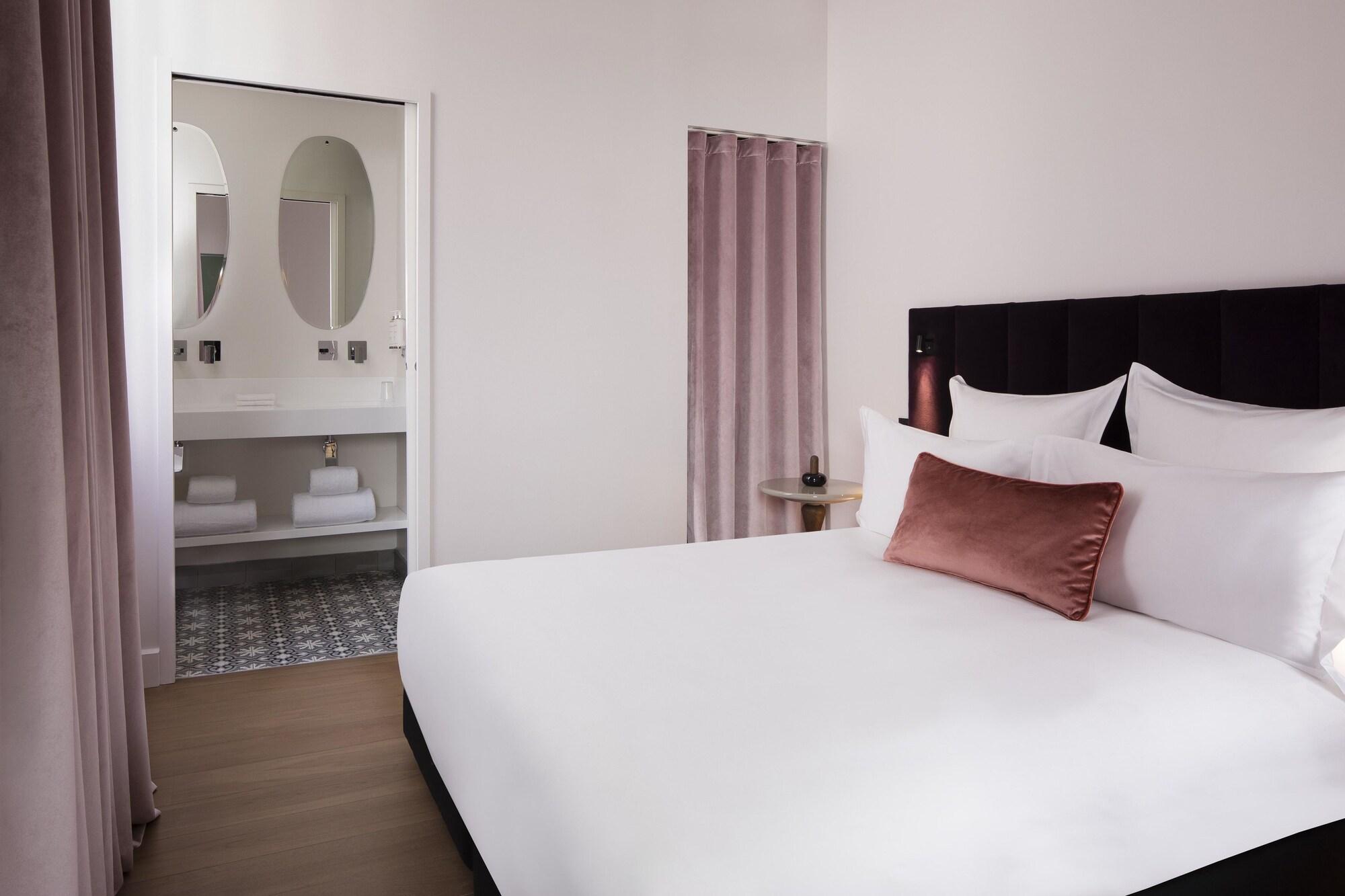 Hôtel Cardinal Bordeaux by null