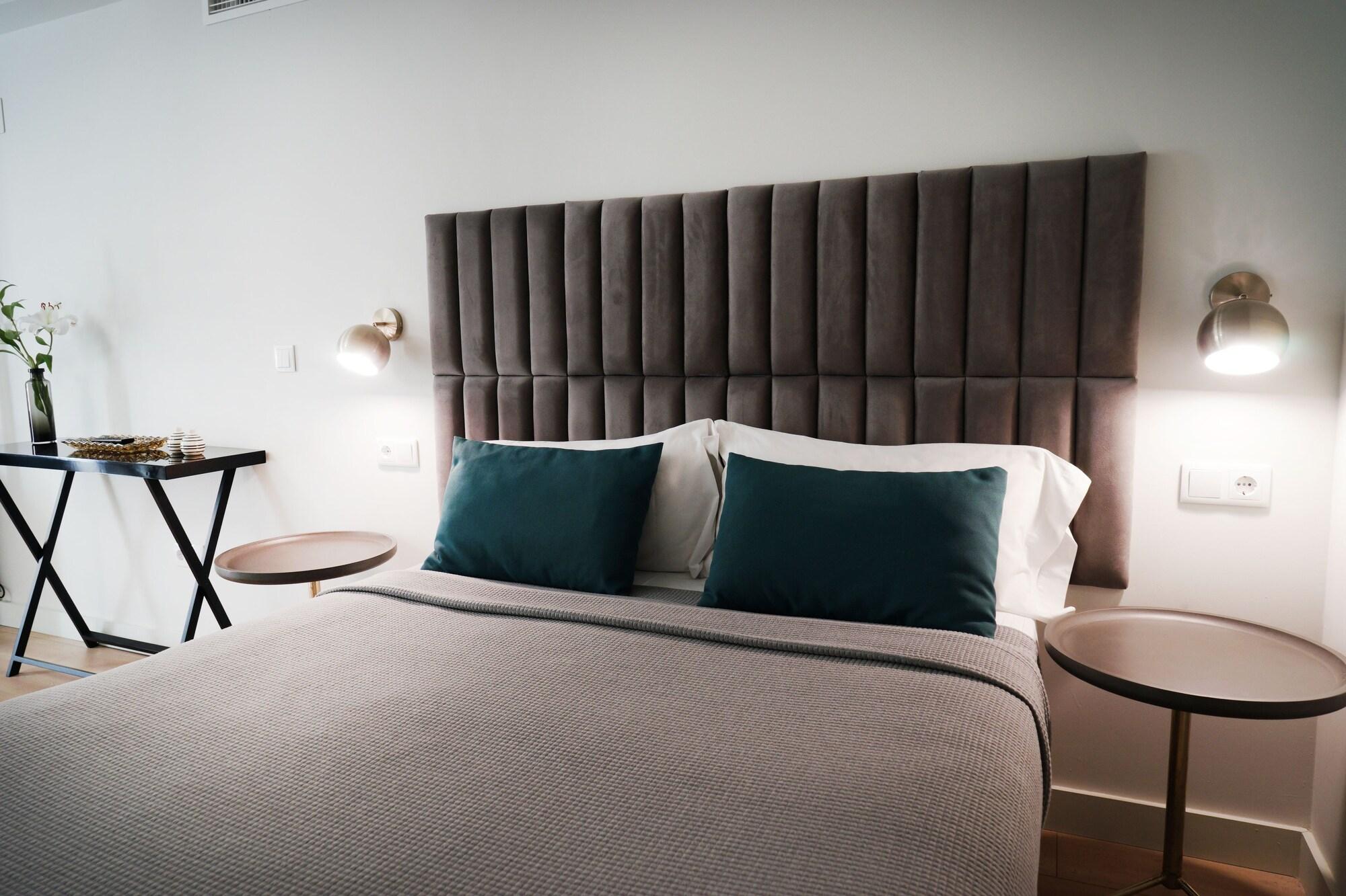 MD DESIGN HOTEL - Portal del Real by null