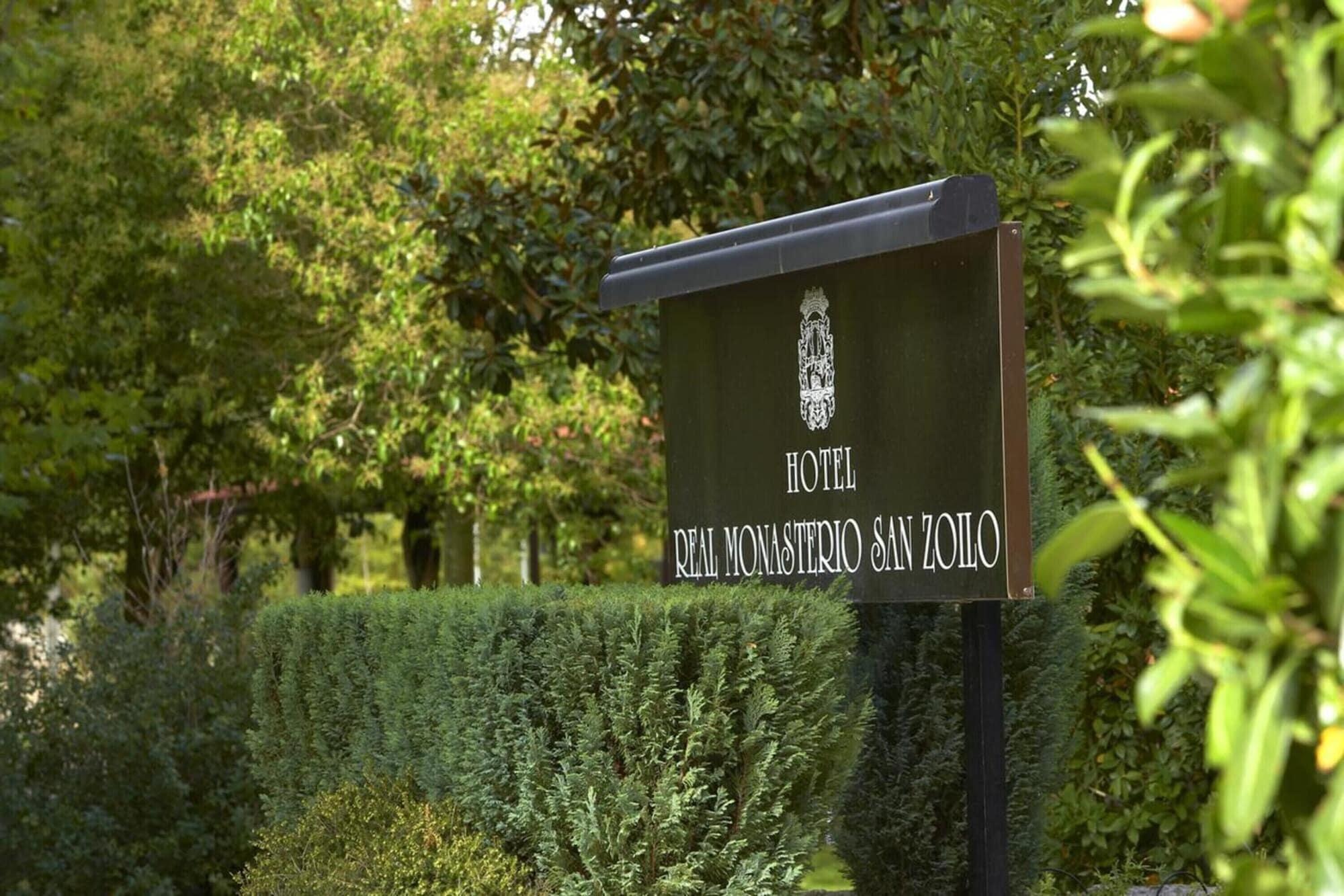 Monasterio San Zoilo | Hotel by null
