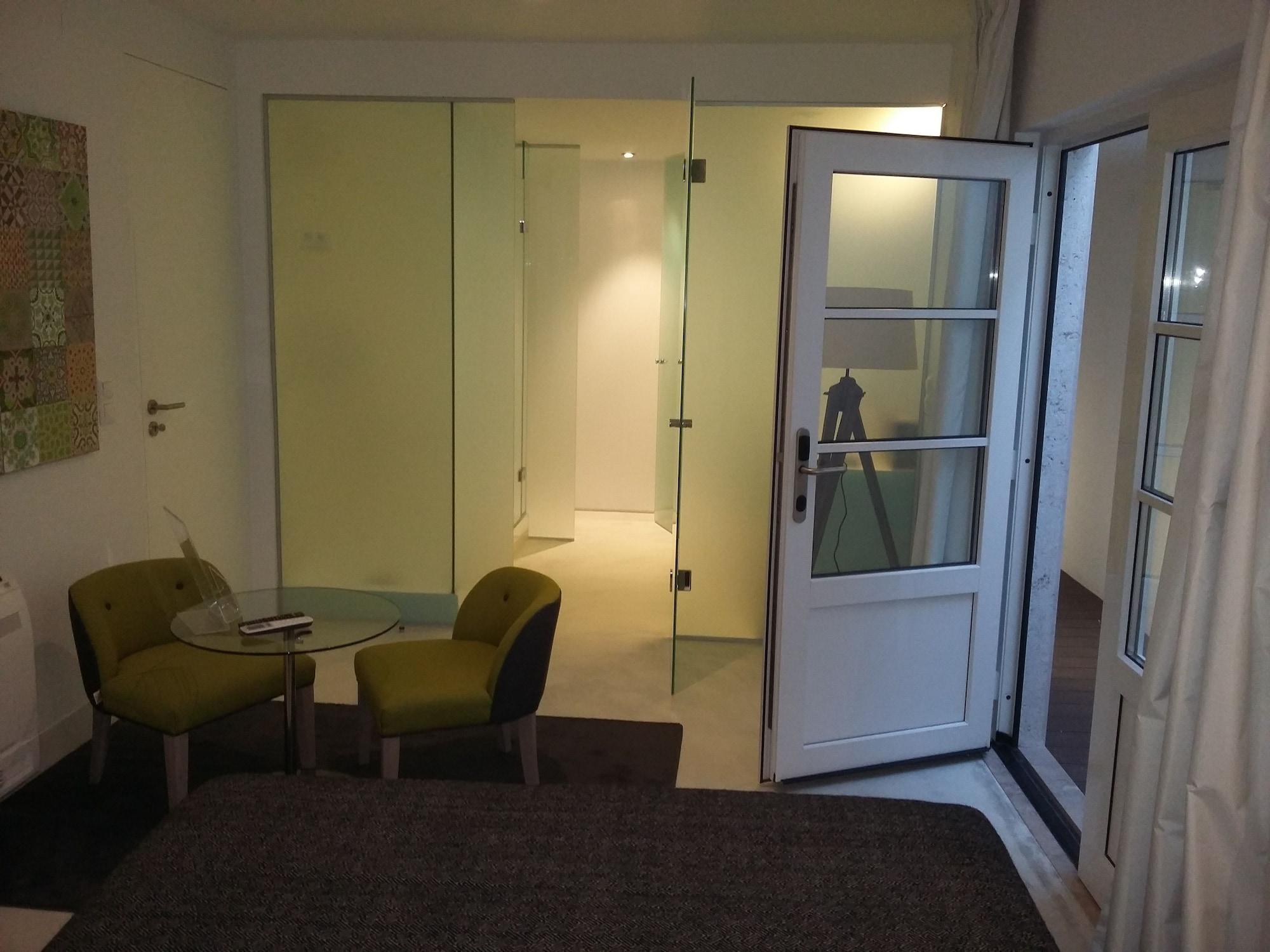 Alma Moura Lisbon Residences by null