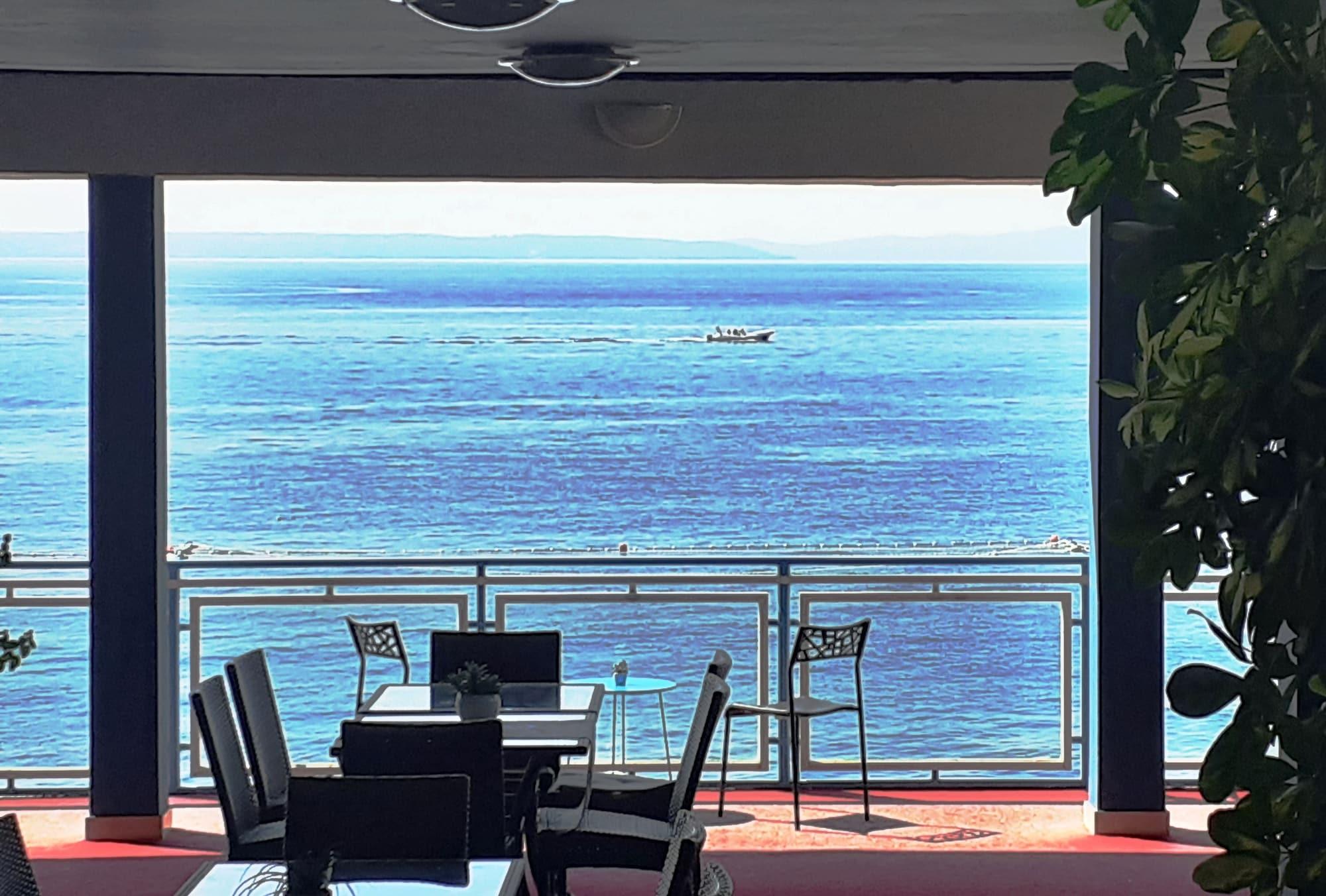 Beachfront Apartmants Zanic - photo