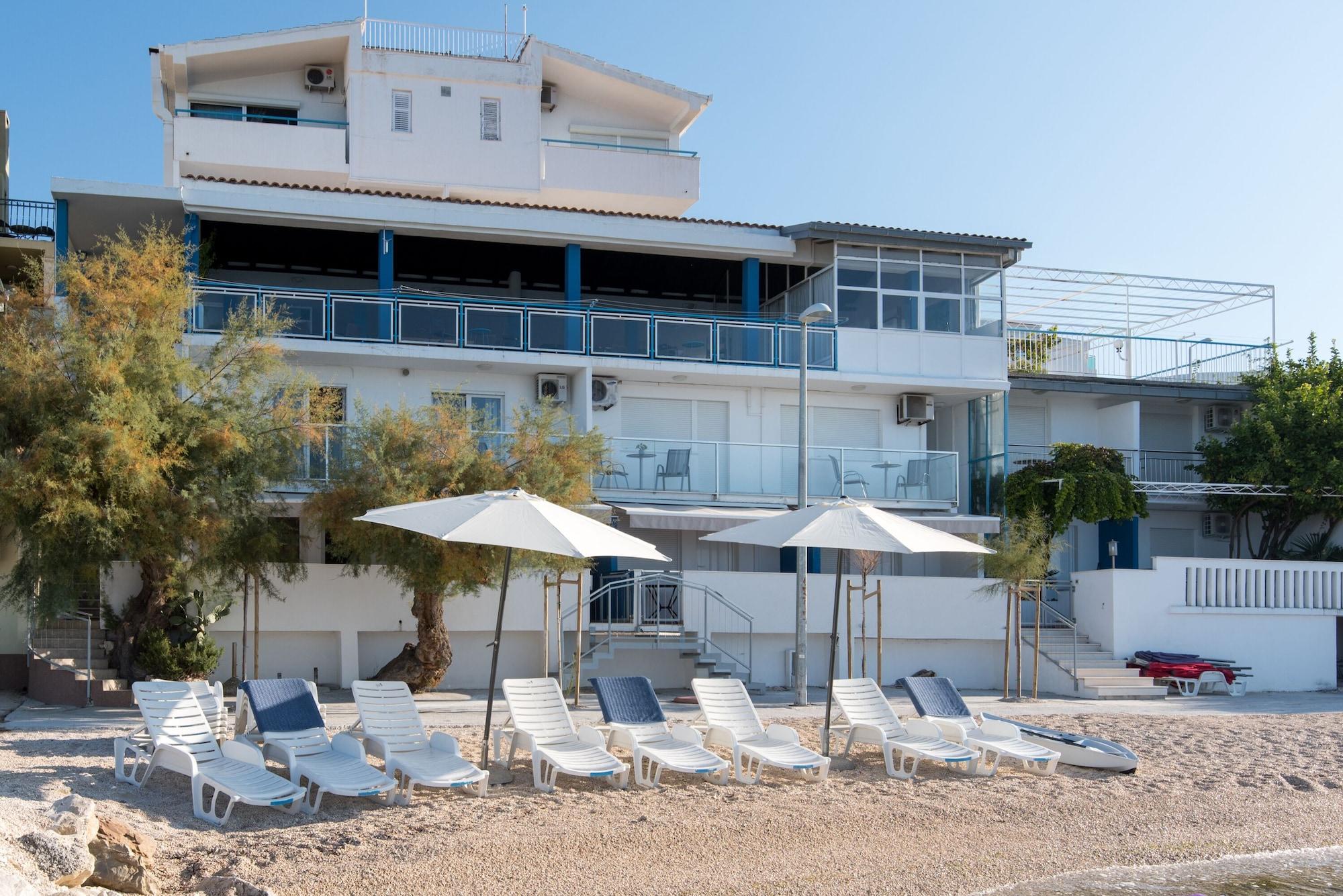 Beachfront Apartmants Zanic - photo