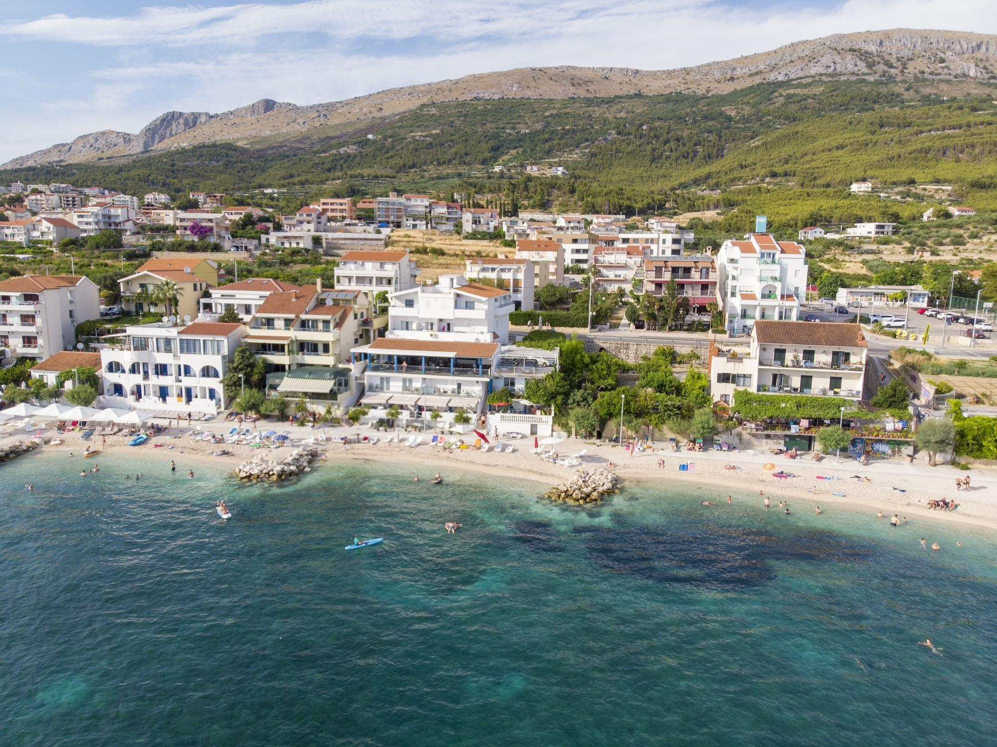 Beachfront Apartmants Zanic - photo