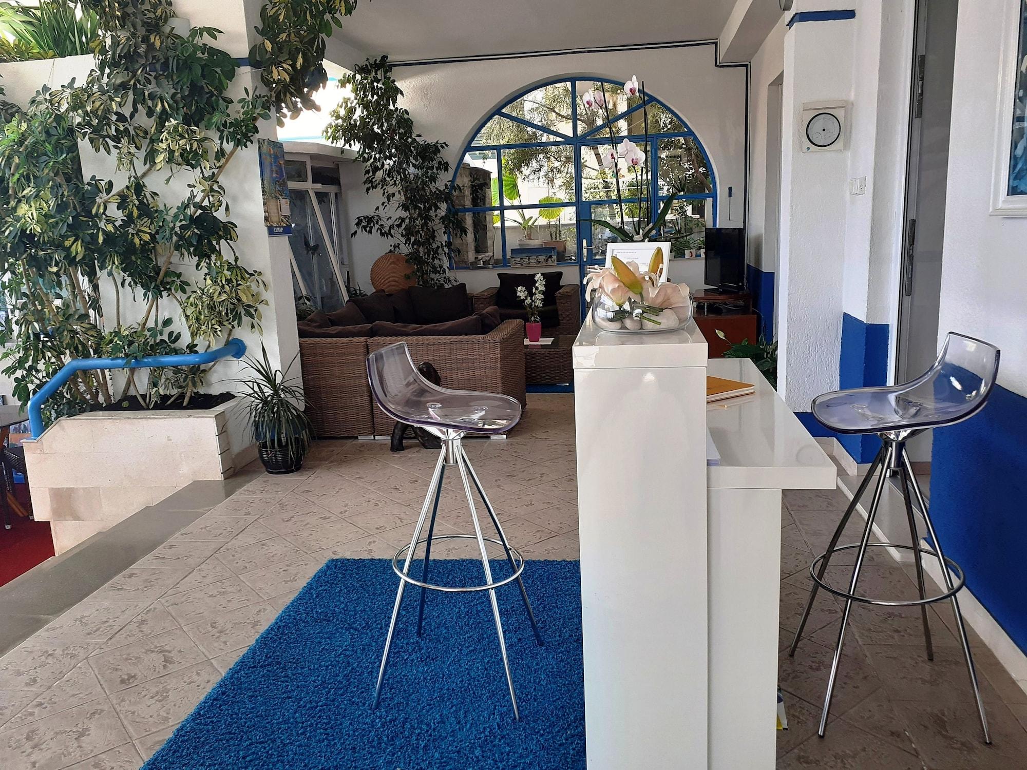 Beachfront Apartmants Zanic - photo