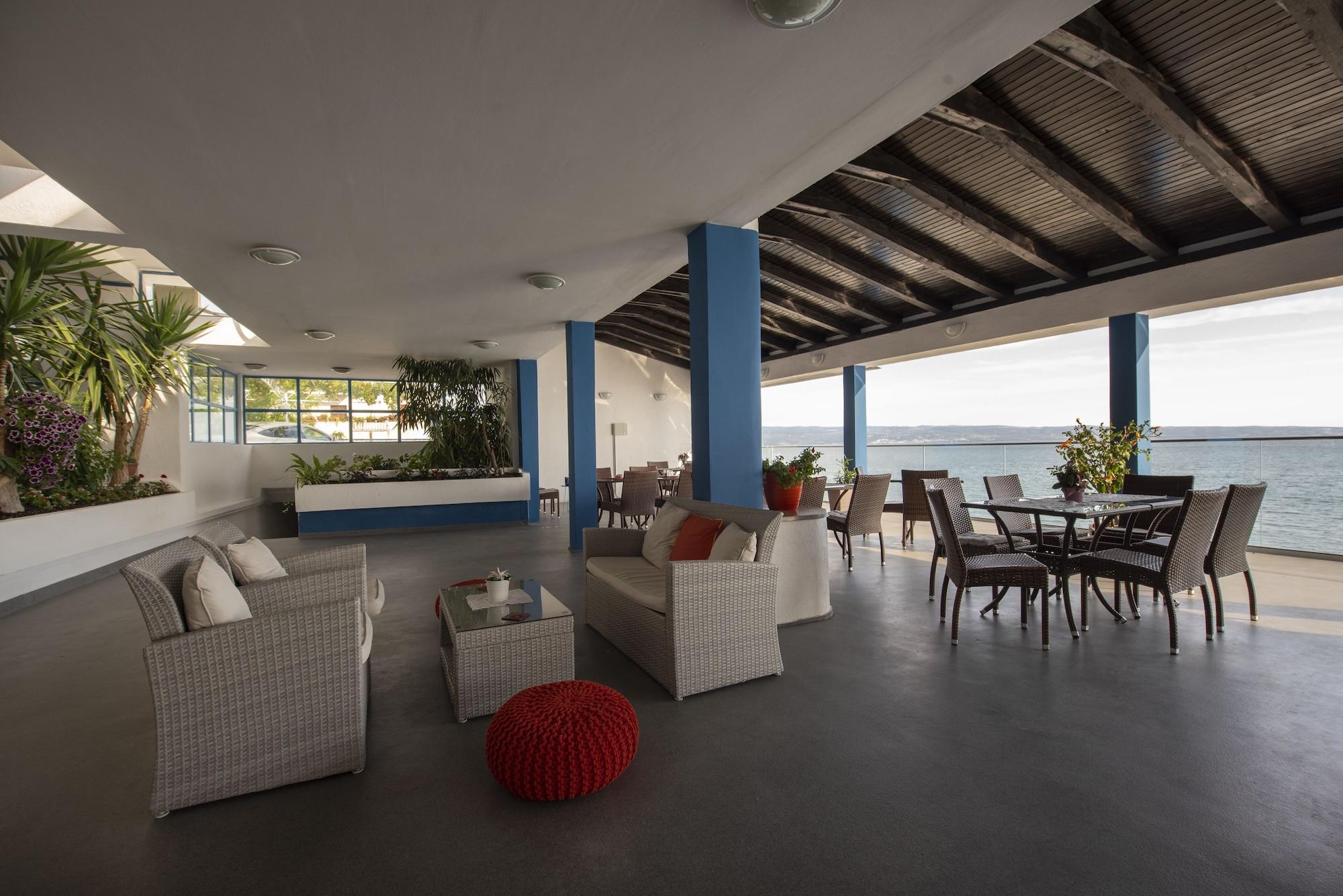 Beachfront Apartmants Zanic - photo