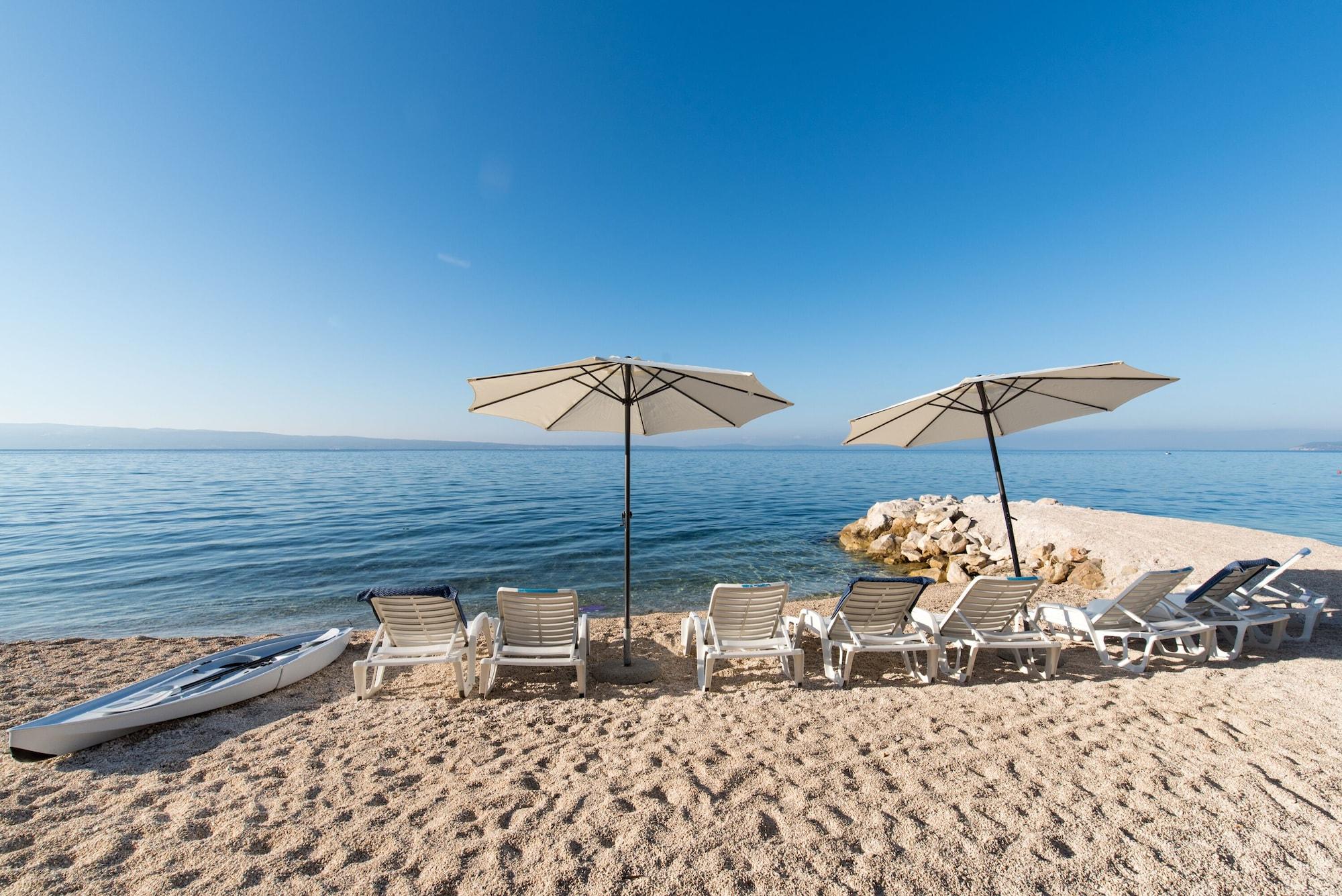 Beachfront Apartmants Zanic - photo