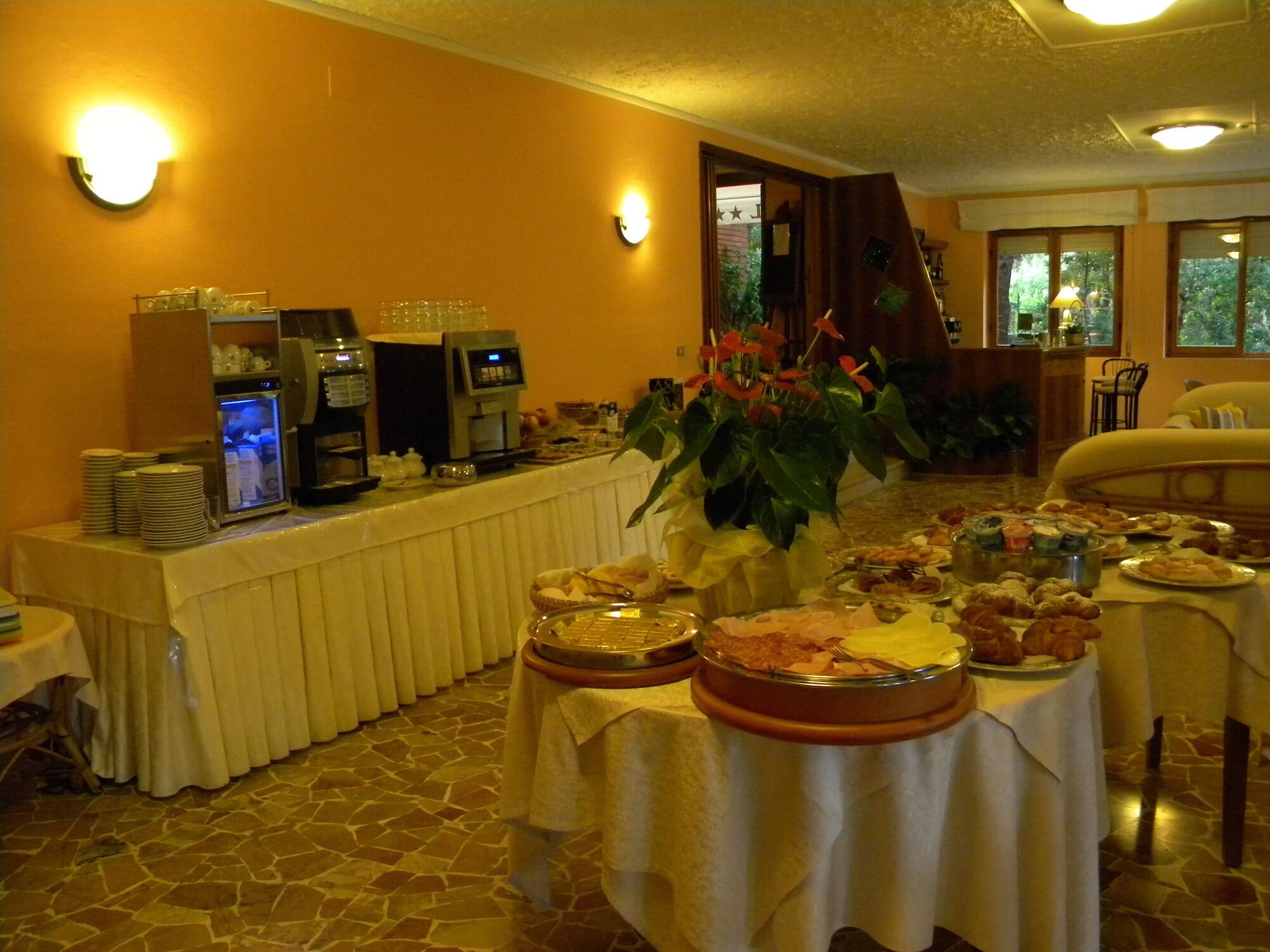 Hotel La Rosa Del Tirreno