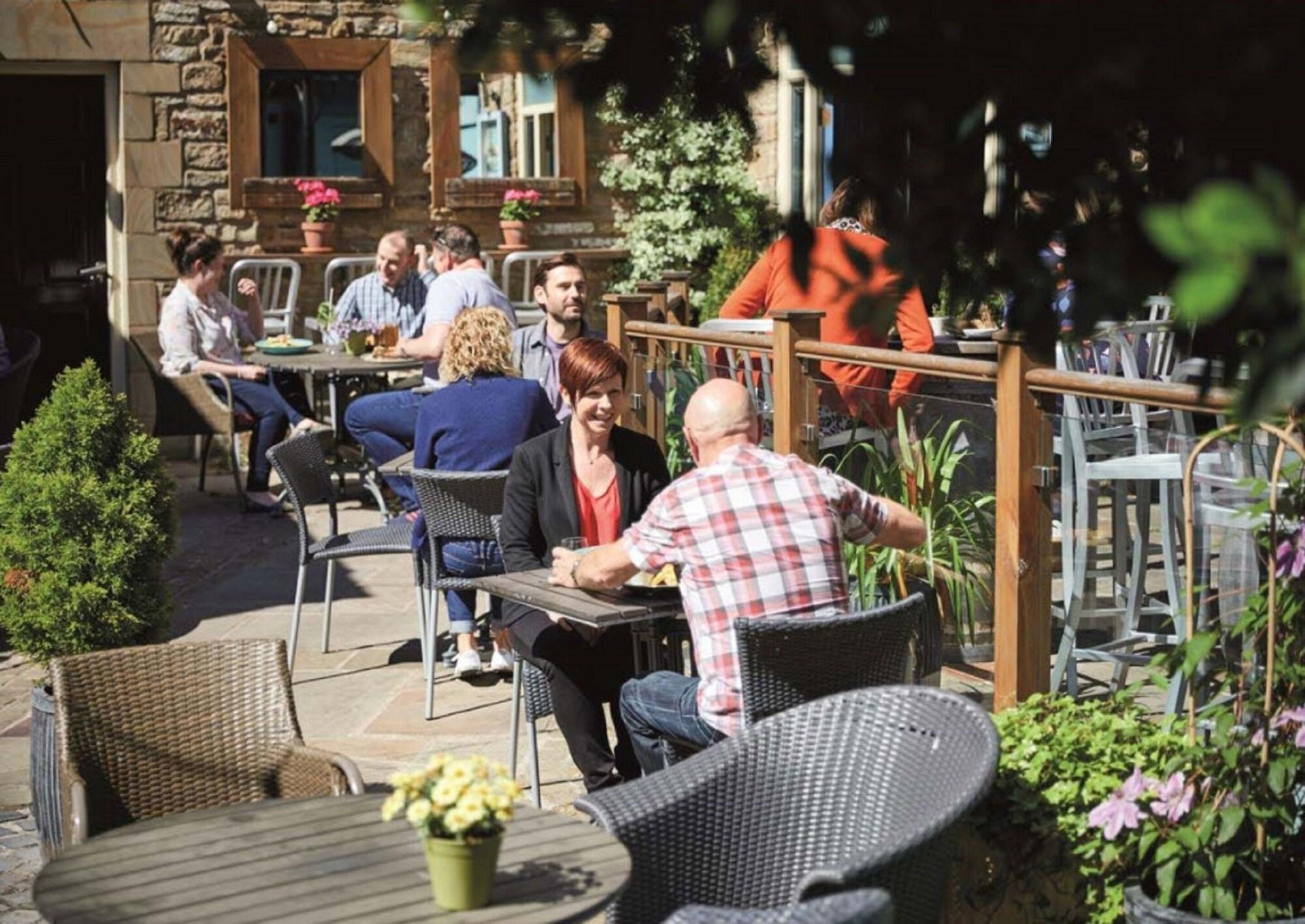 Toll House Inn by null